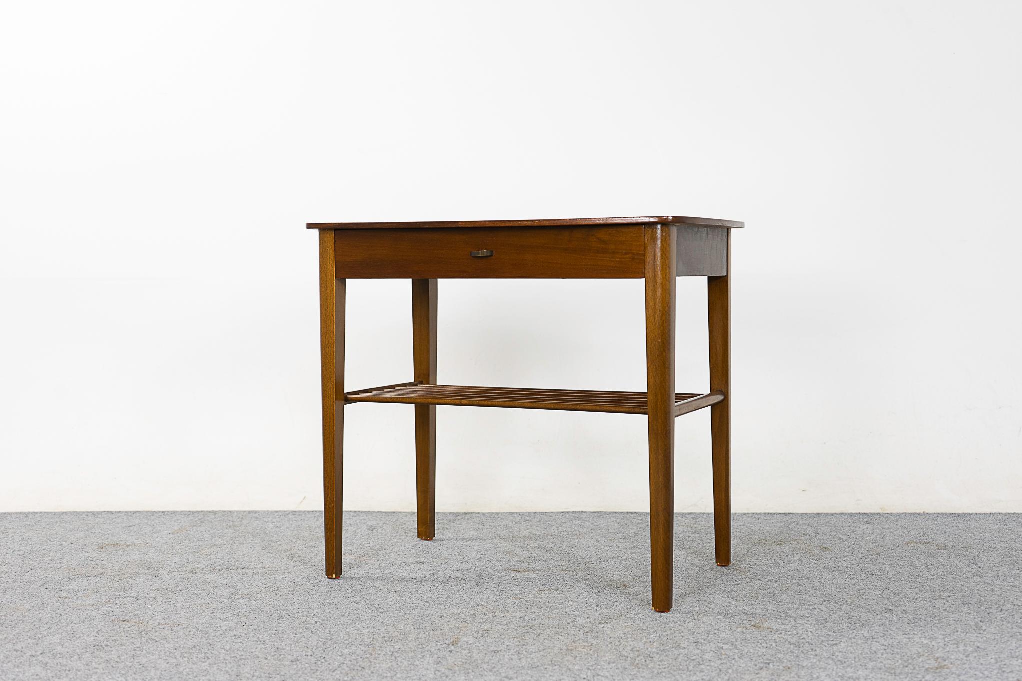 Danish Modern Walnut Bedside Sidetable 4