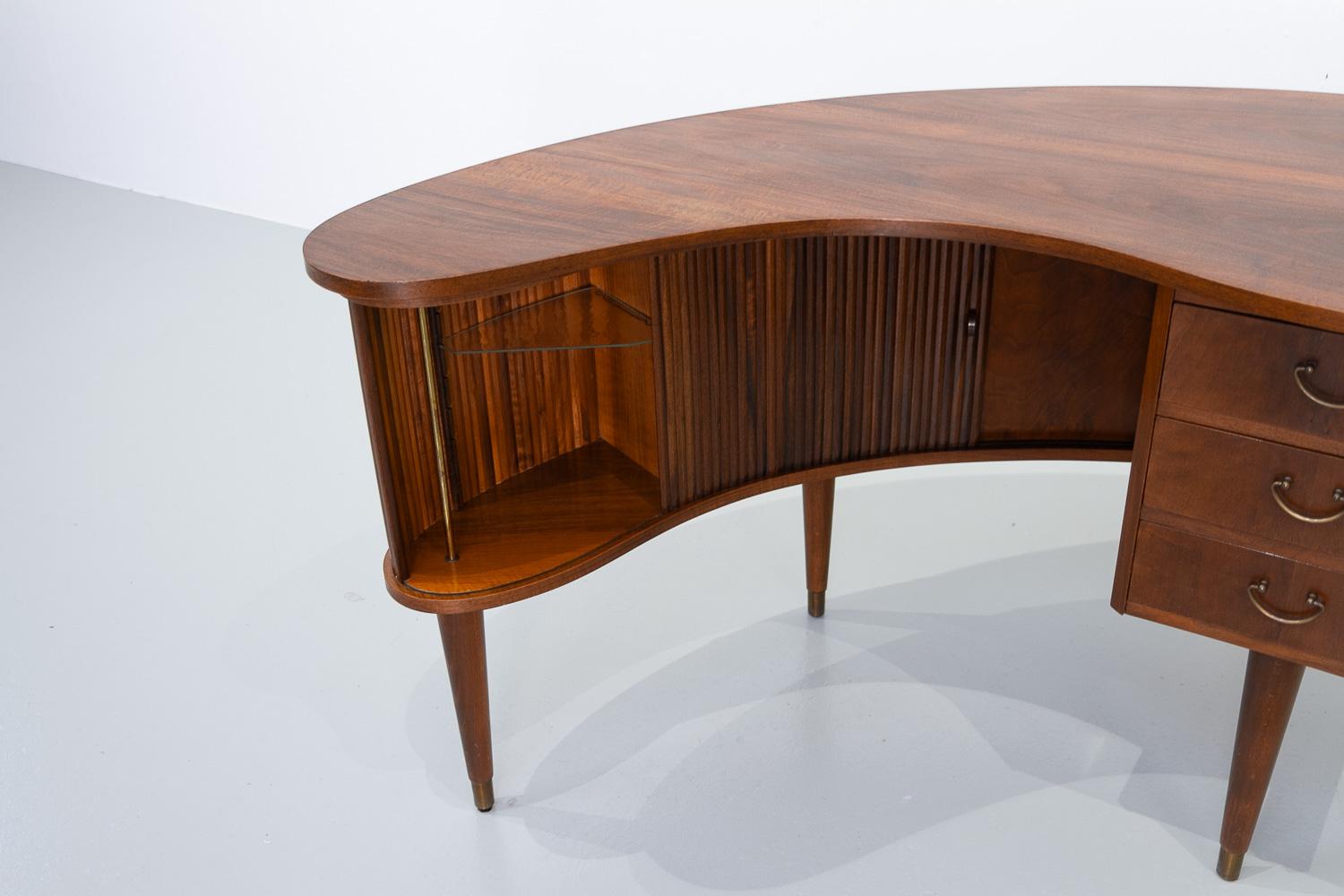 Danish Modern Walnut Kidney Desk by Tibergaard for Ikast Møbelfabrik, 1950s. 2