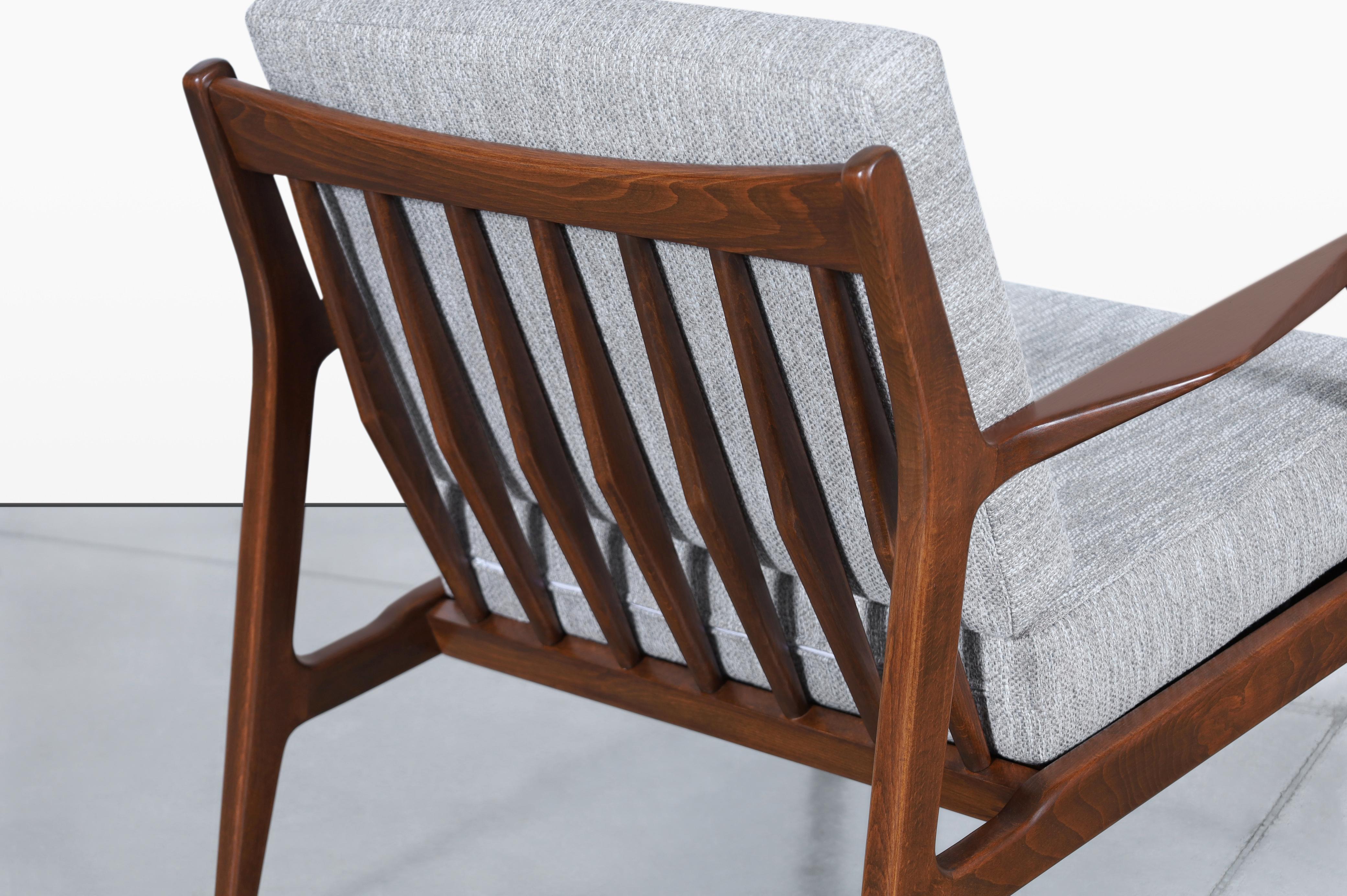 Silla de salón danesa moderna de nogal de Ib Kofod-Larsen en venta 4