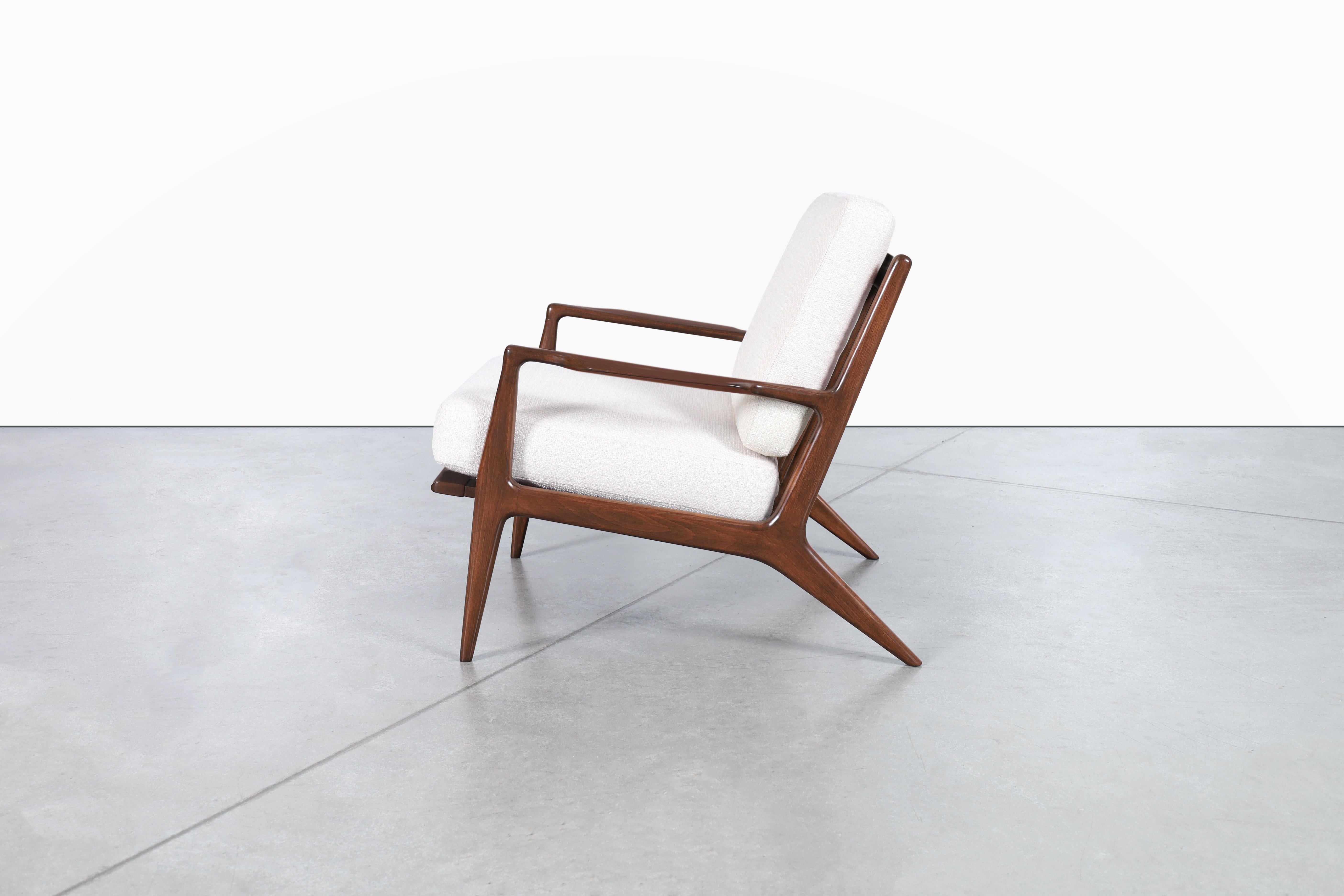 Danish Modern Walnut Lounge Chair by Ib Kofod Larsen for Selig In Excellent Condition For Sale In North Hollywood, CA