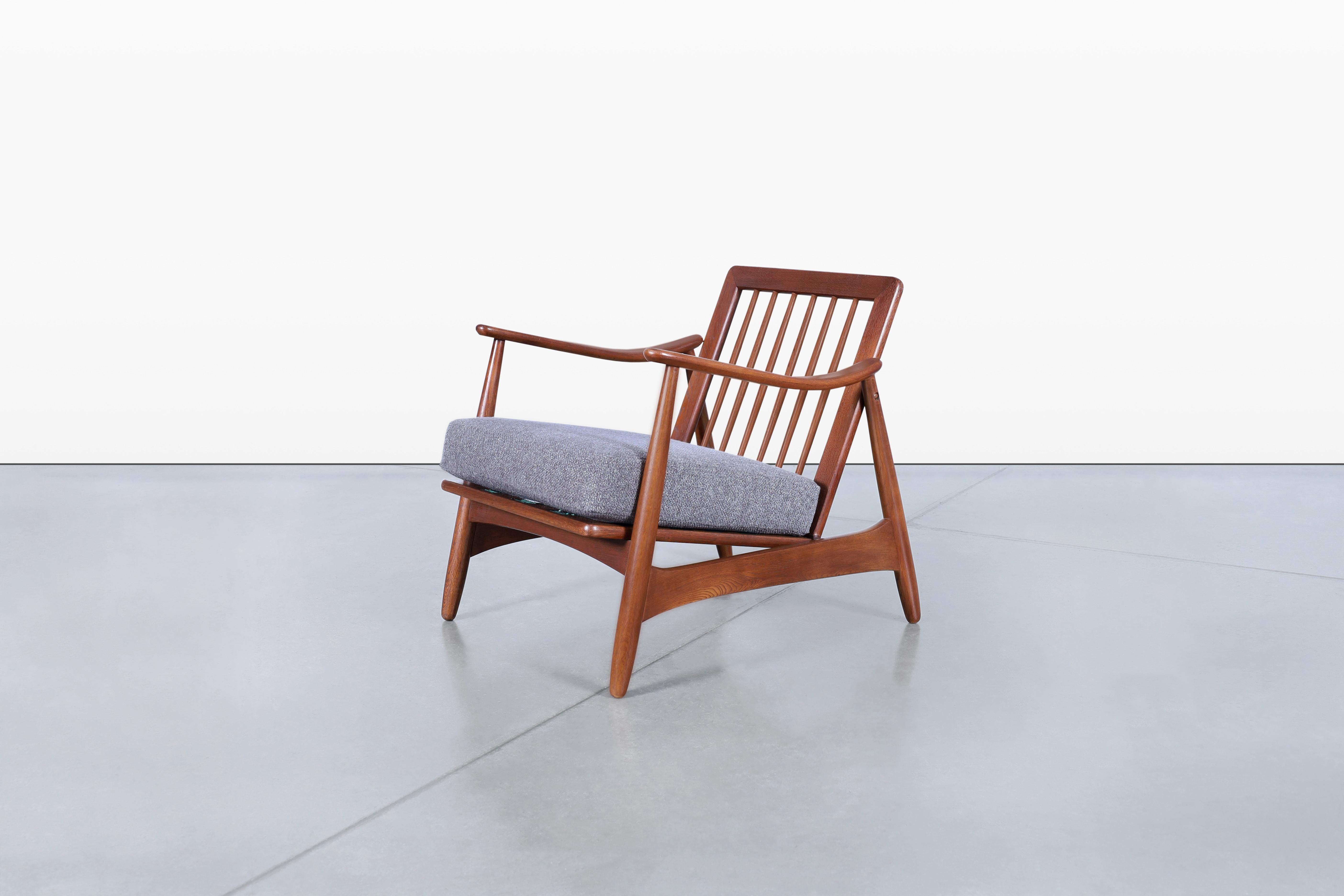 Silla de salón moderna danesa de nogal de Torben Strandgaard en Excelente estado para la venta en North Hollywood, CA