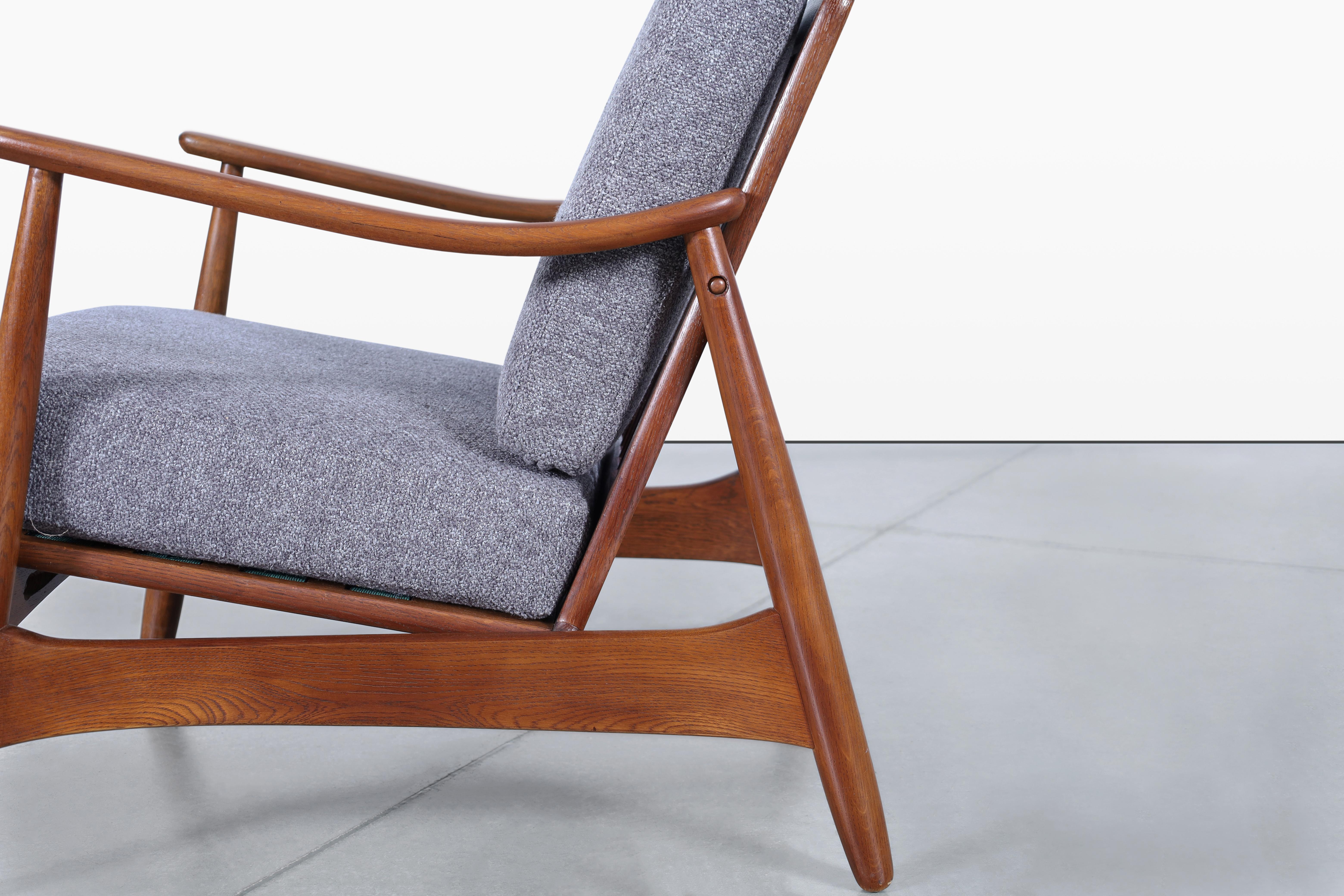 Silla de salón moderna danesa de nogal de Torben Strandgaard en venta 1