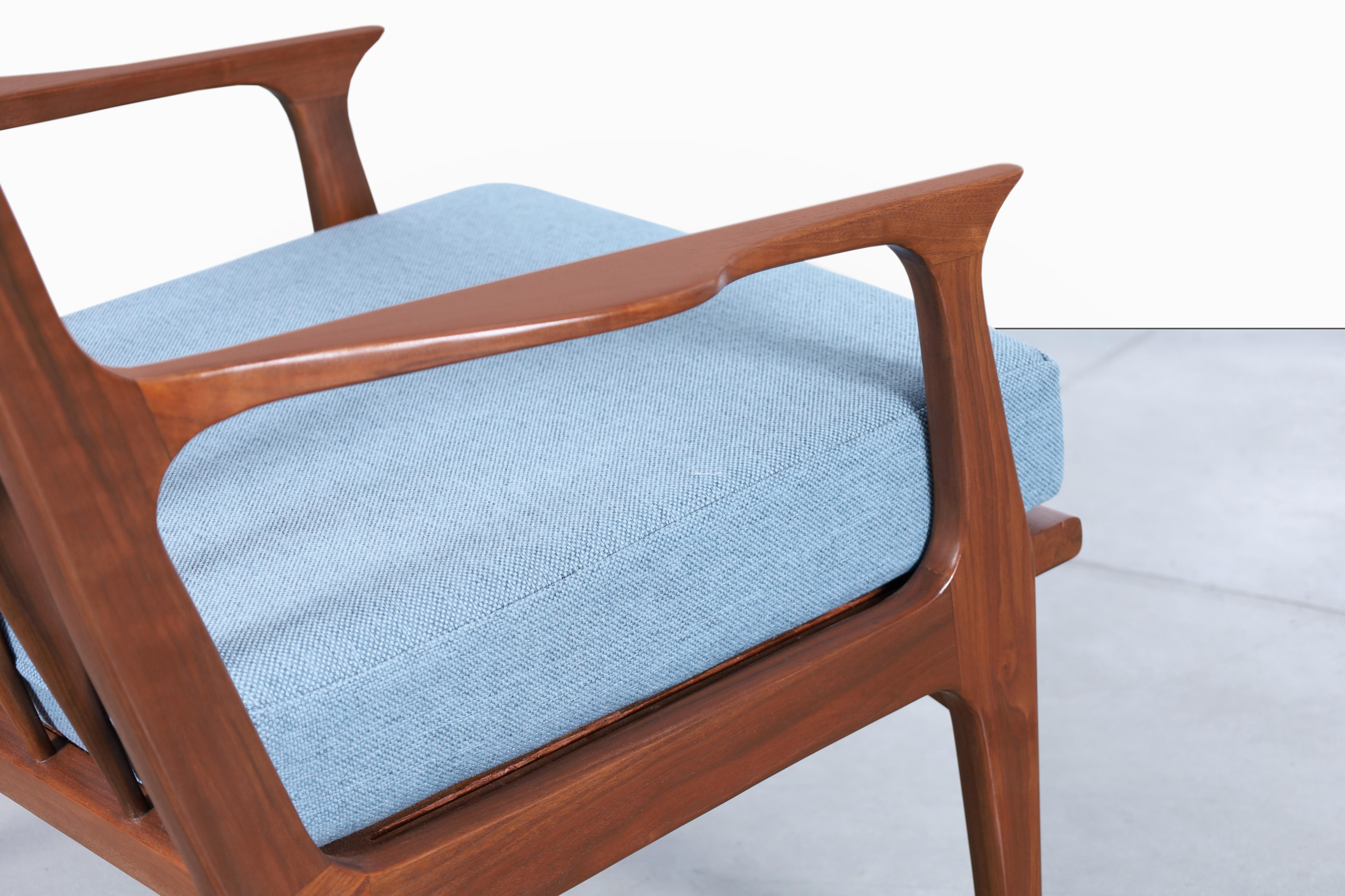 Dänische Modern Nussbaum Lounge Stühle im Angebot 7