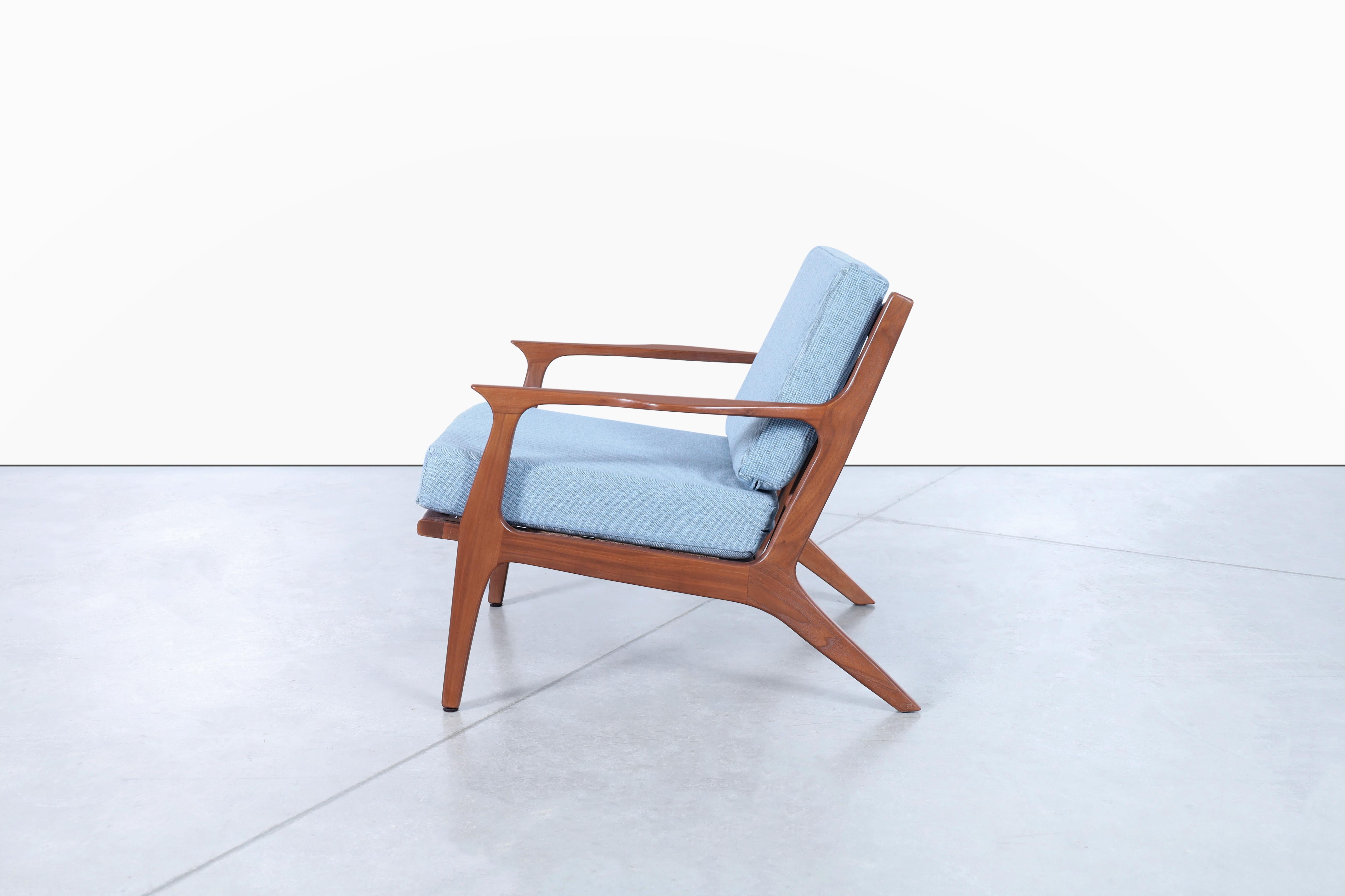 Dänische Modern Nussbaum Lounge Stühle im Angebot 3