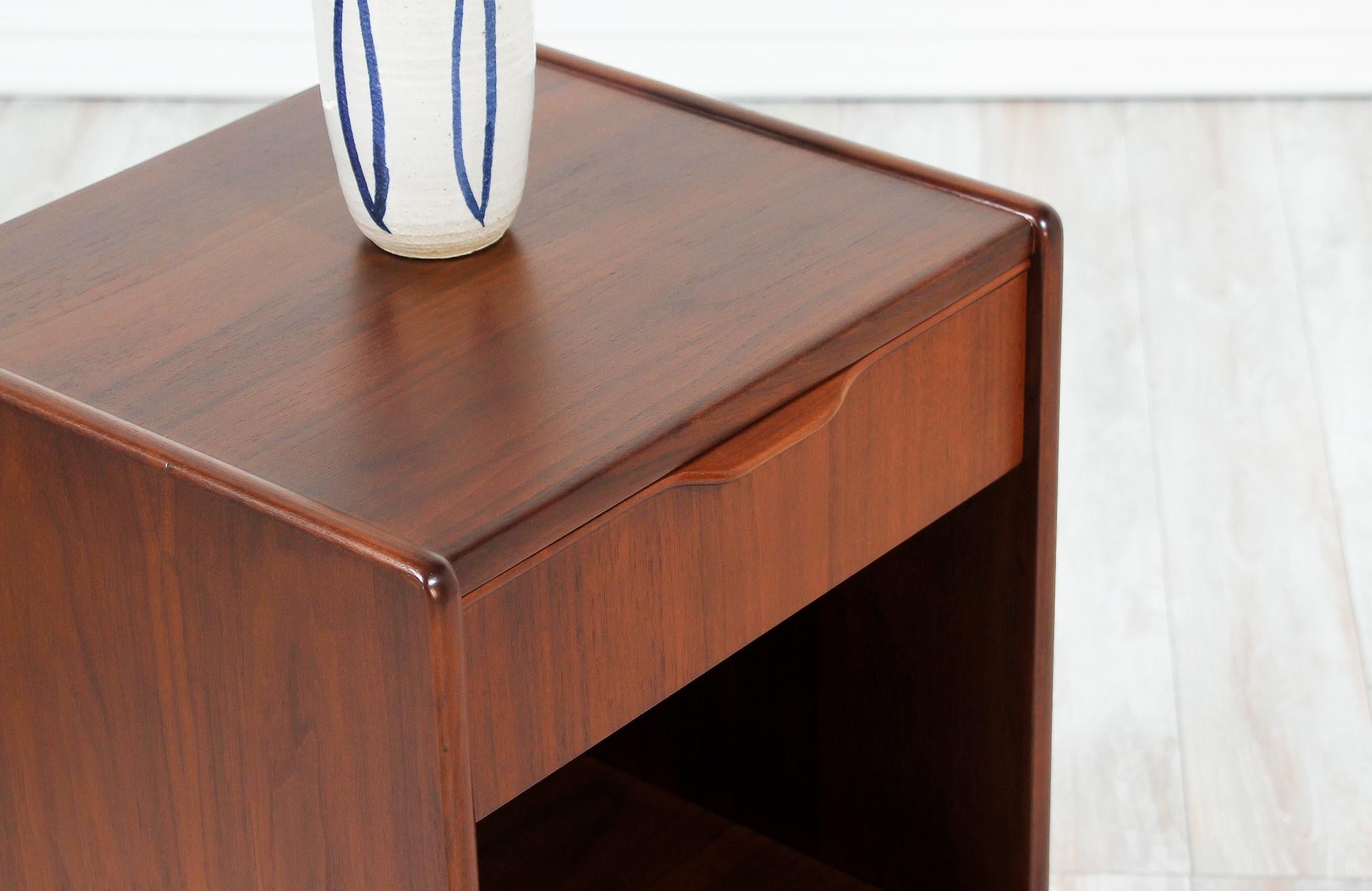 Danish Modern Walnut Night Stands 4