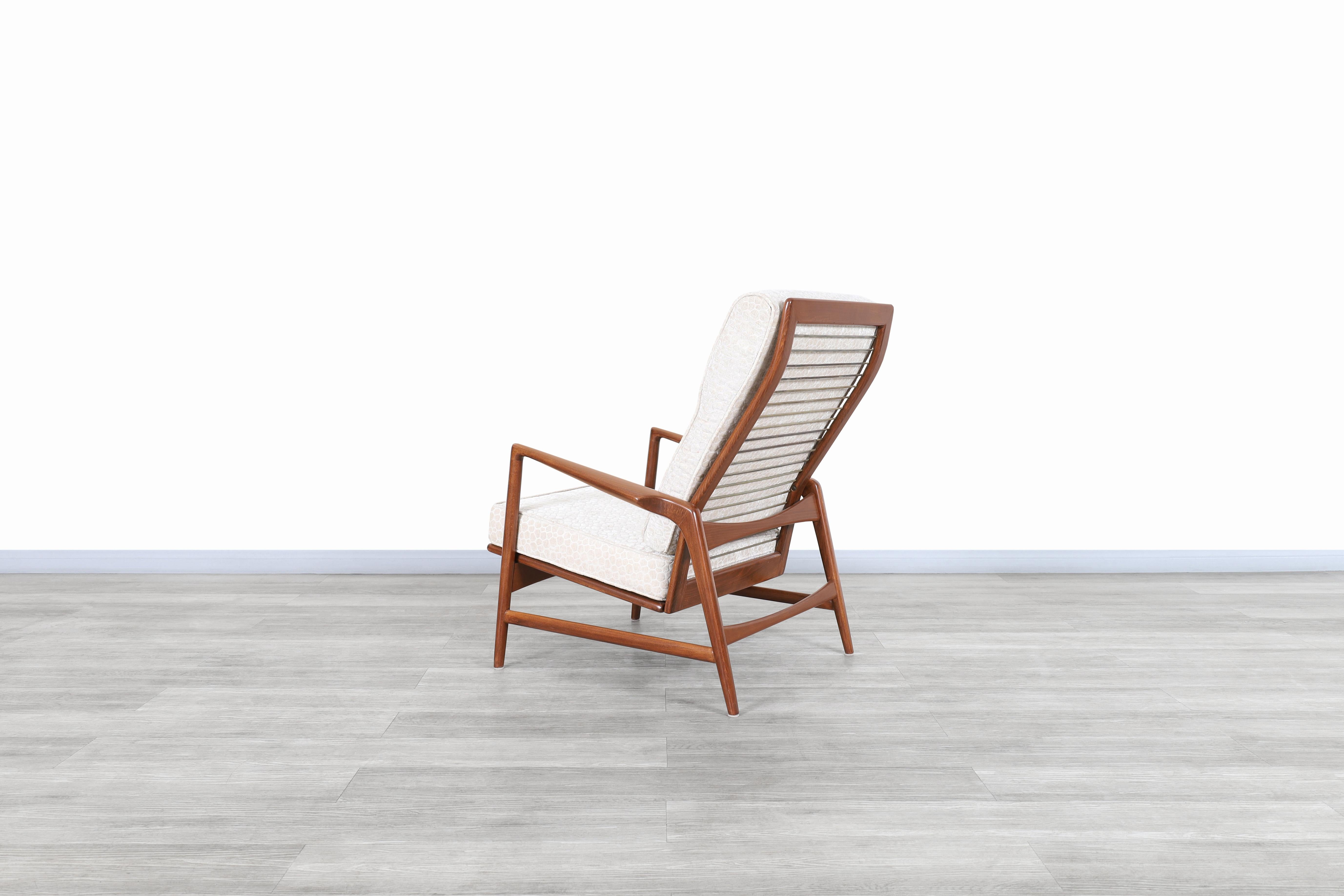 Danish Modern Walnut Reclining Lounge Chair and Ottoman by Ib Kofod Larsen For Sale 4