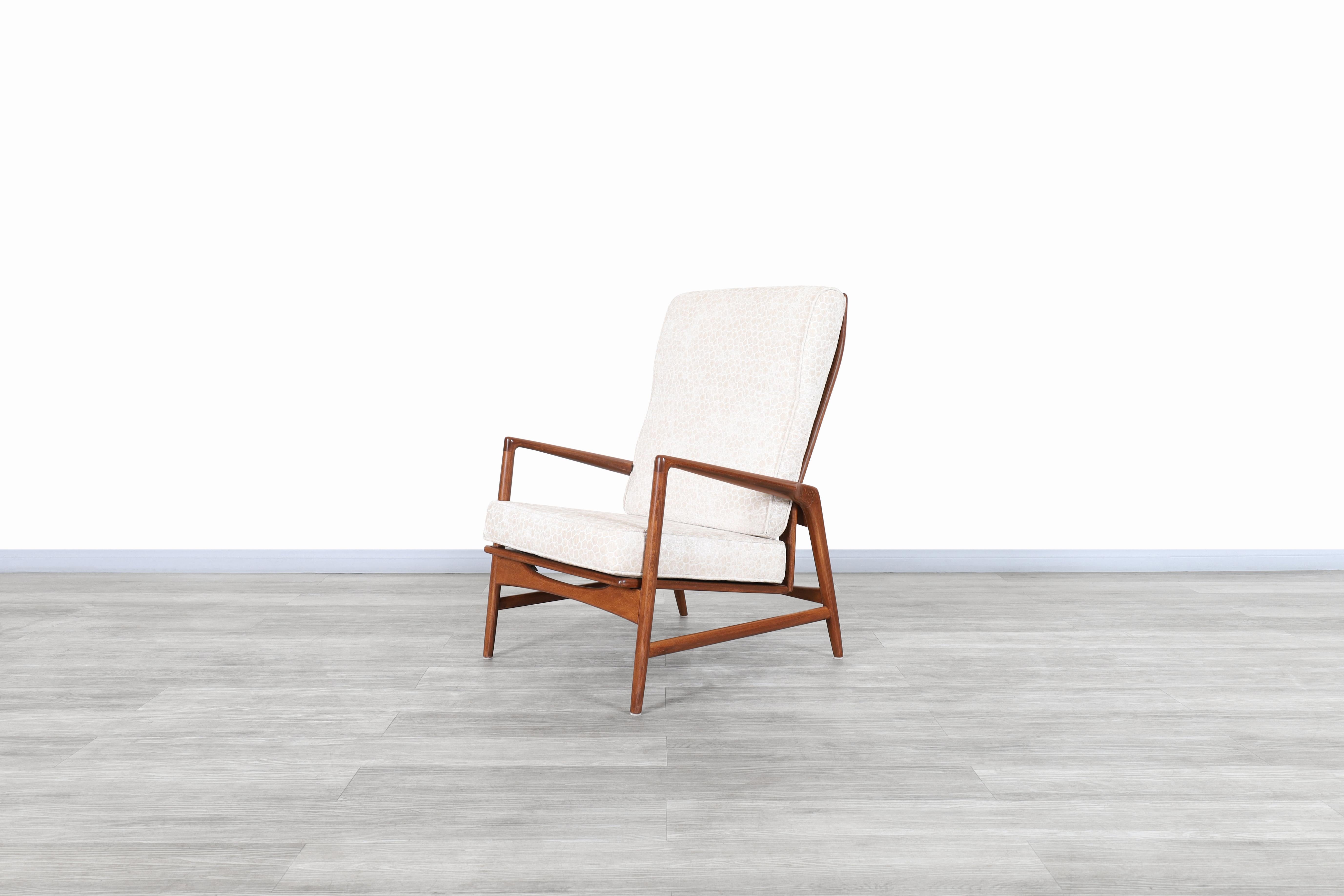 Danish Modern Walnut Reclining Lounge Chair and Ottoman by Ib Kofod Larsen For Sale 1