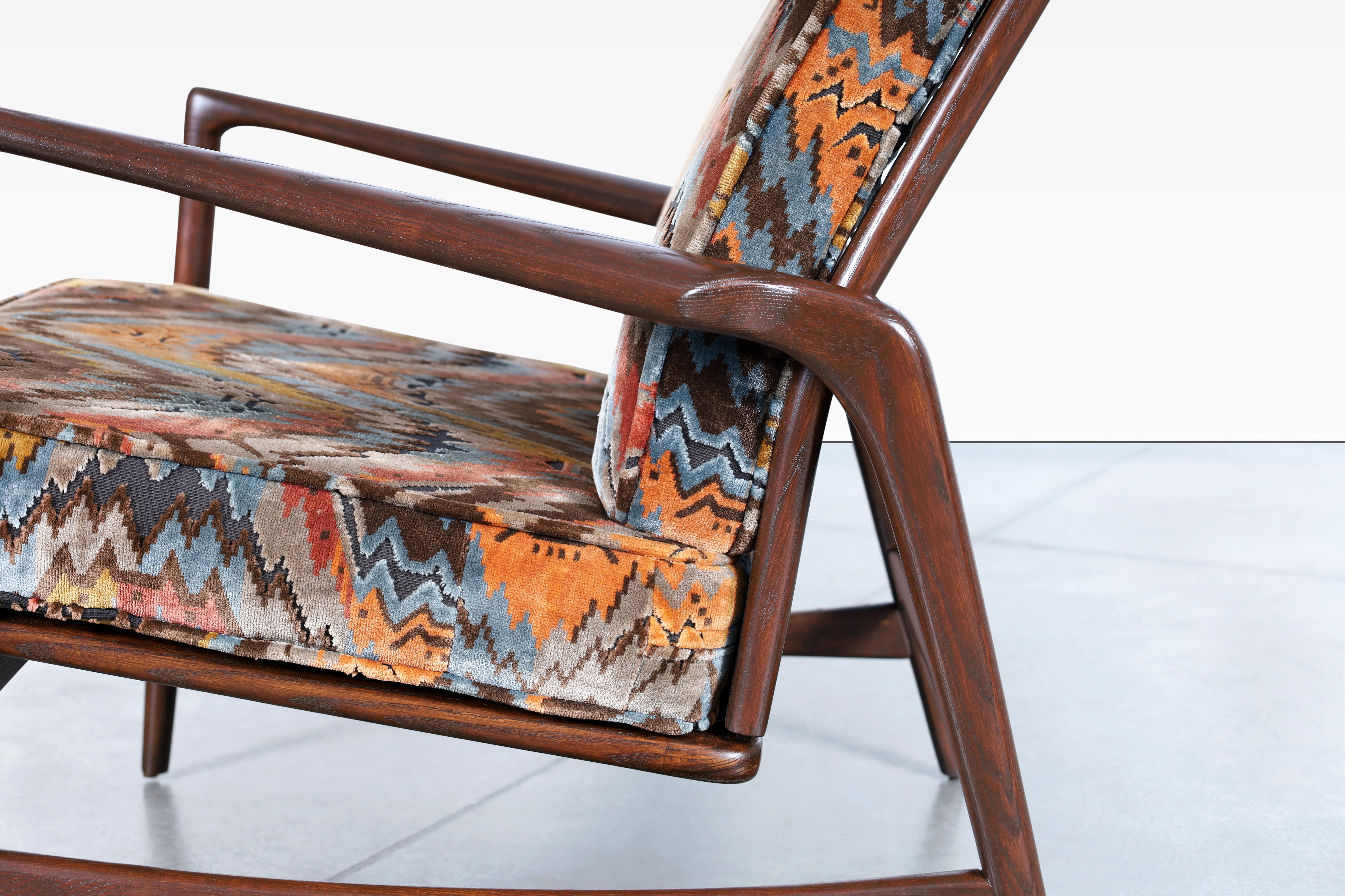 Danish Modern Walnut Reclining Lounge Chairs and Ottoman by Ib Kofod Larsen For Sale 4