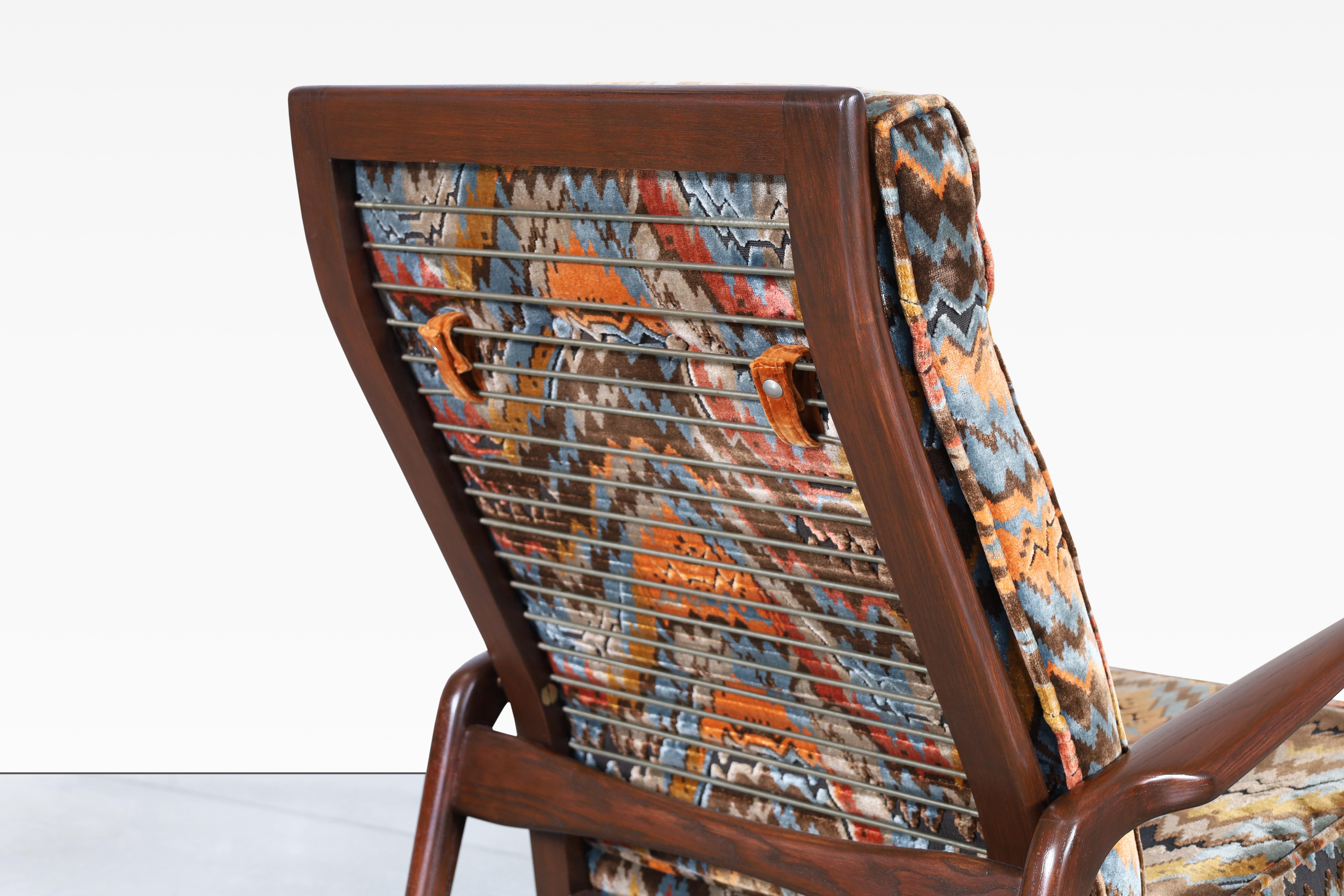 Danish Modern Walnut Reclining Lounge Chairs and Ottoman by Ib Kofod Larsen For Sale 8