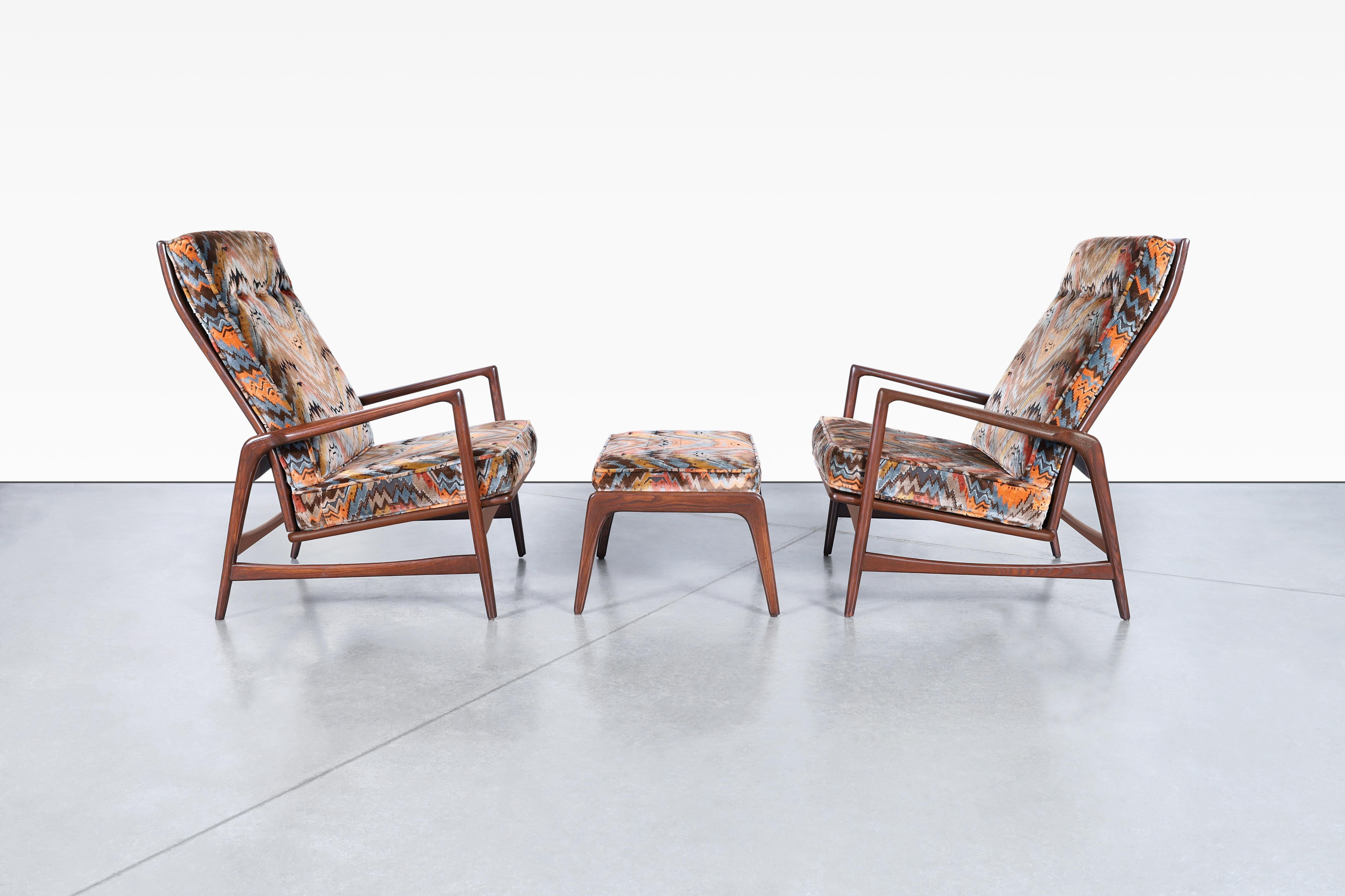 Mid-20th Century Danish Modern Walnut Reclining Lounge Chairs and Ottoman by Ib Kofod Larsen For Sale