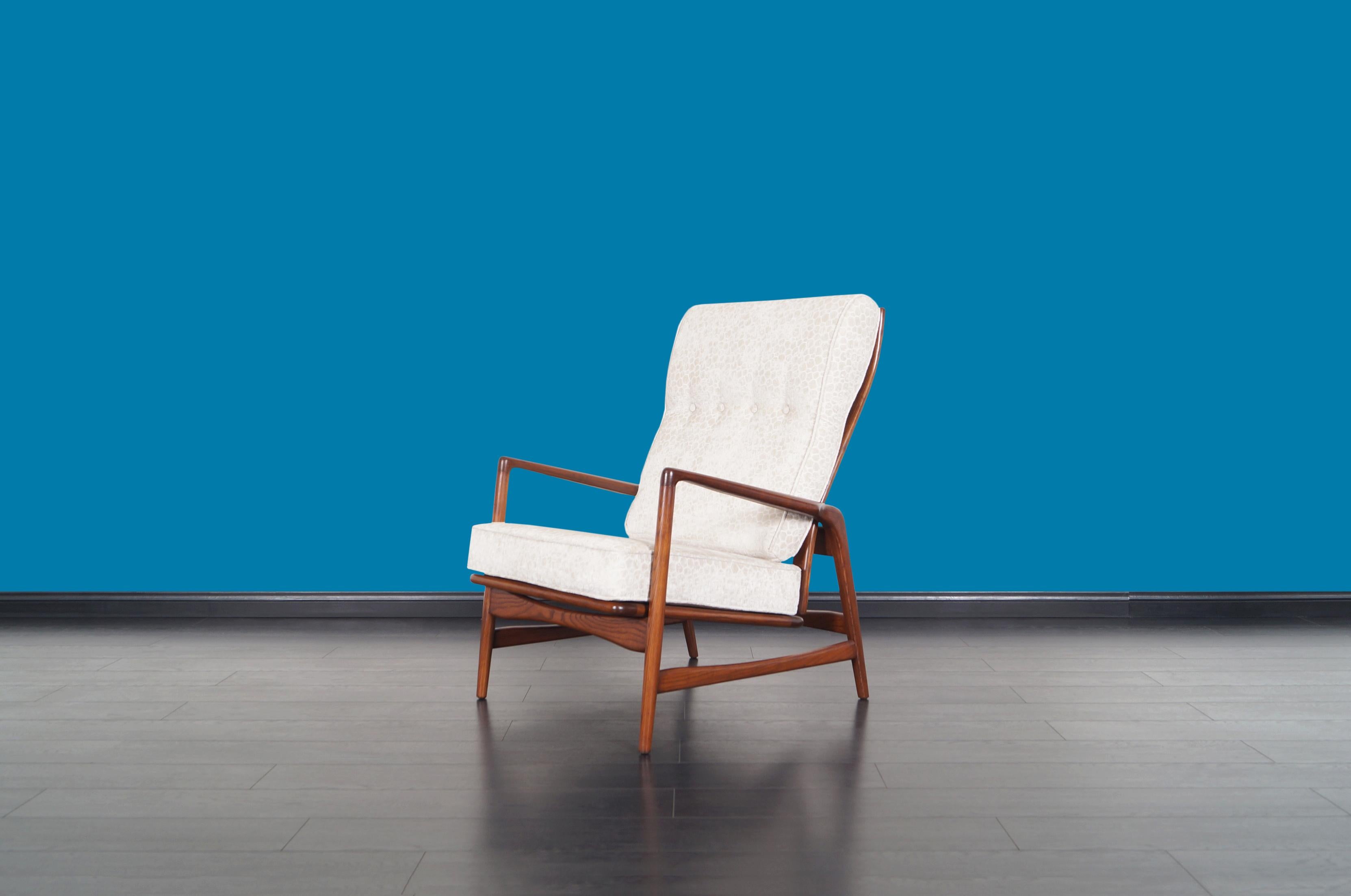 Danish Modern Walnut Reclining Lounge Chairs by Ib Kofod Larsen 1