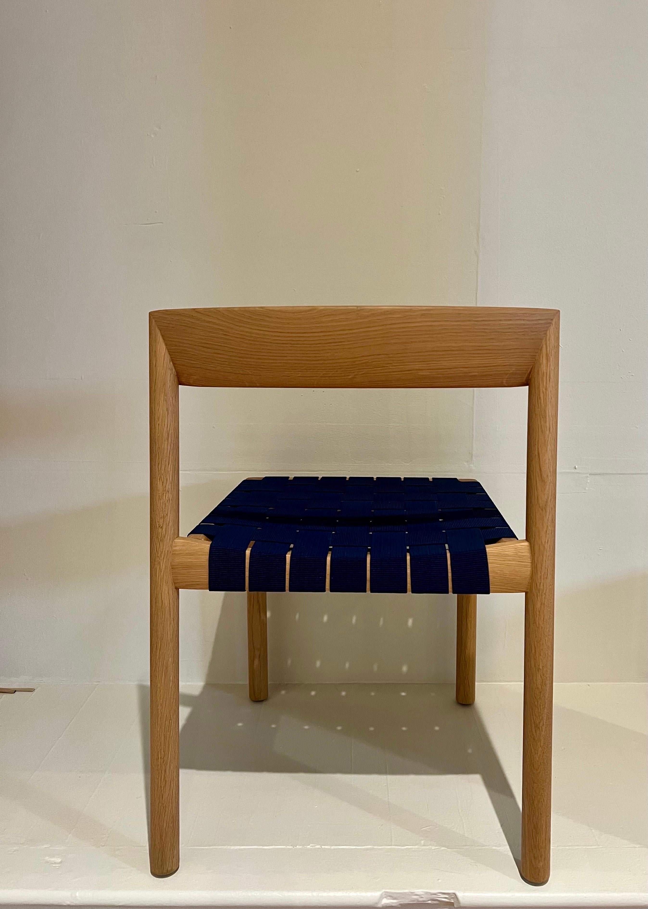 Moderno danés  Silla de comedor lateral de roble blanco by Niels Bendtsen Escandinavo moderno en venta