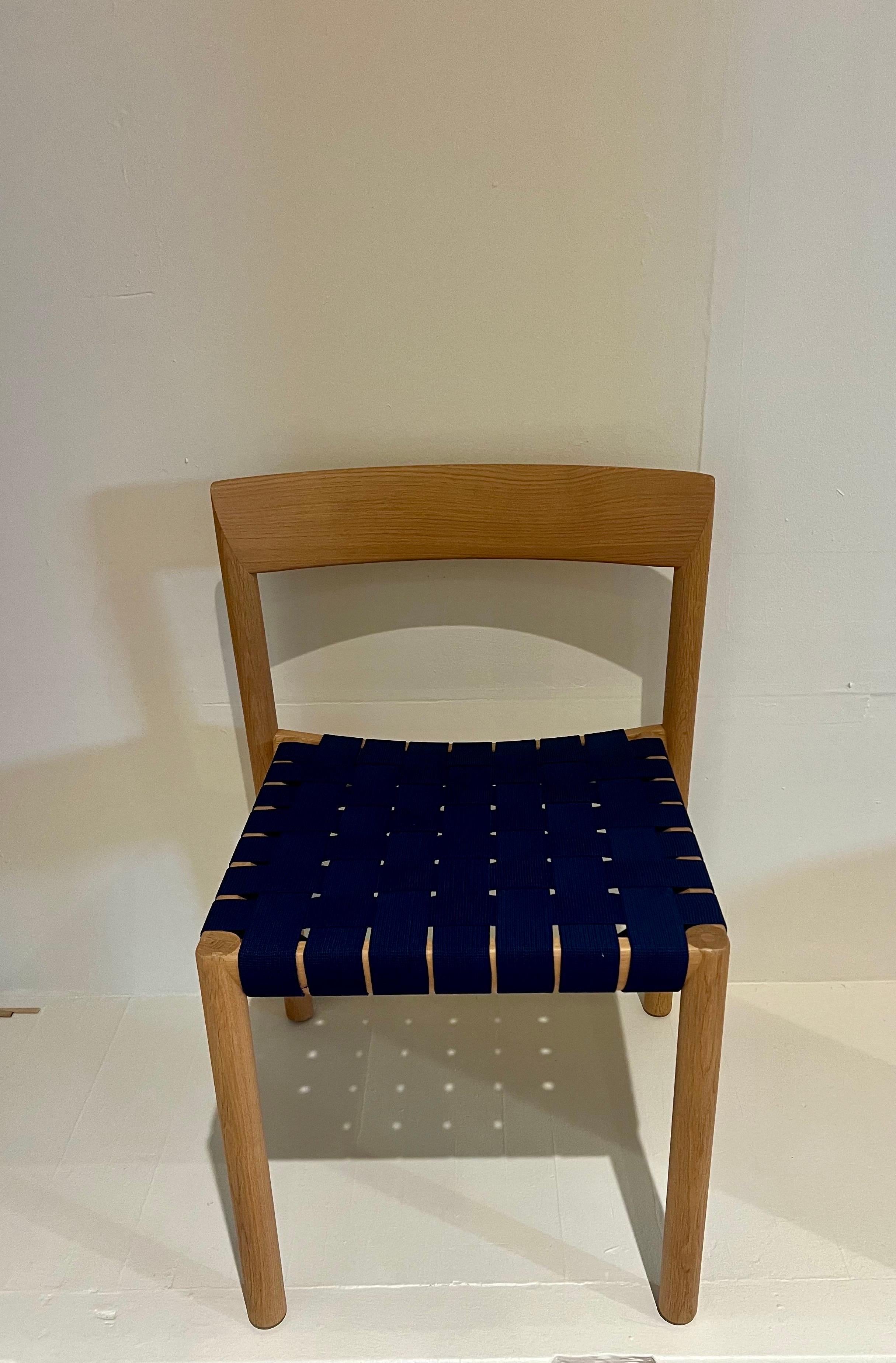 Moderno danés  Silla de comedor lateral de roble blanco by Niels Bendtsen Italiano en venta