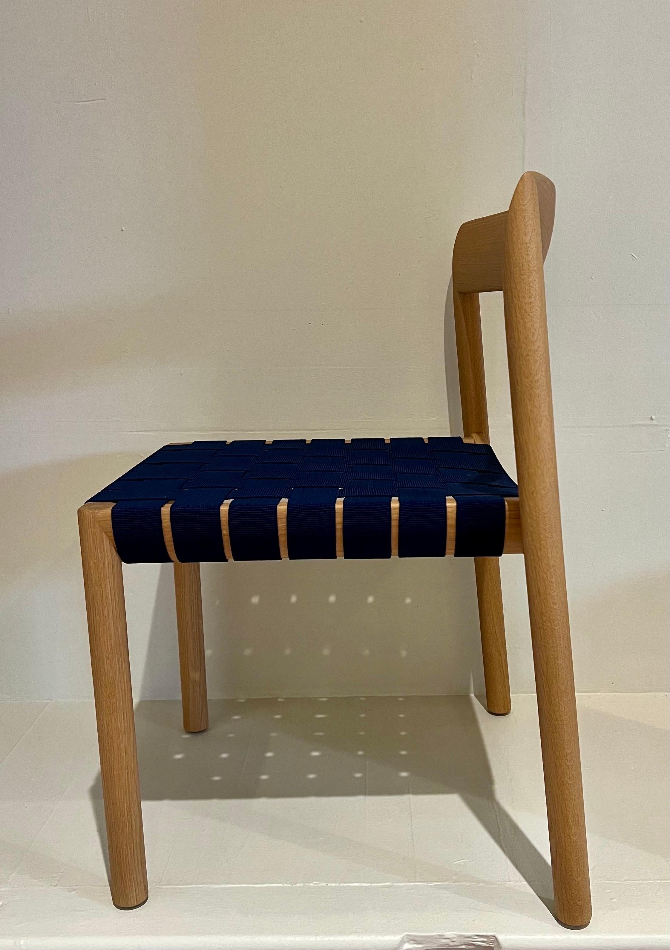 Moderno danés  Silla de comedor lateral de roble blanco by Niels Bendtsen en Excelente estado para la venta en San Diego, CA