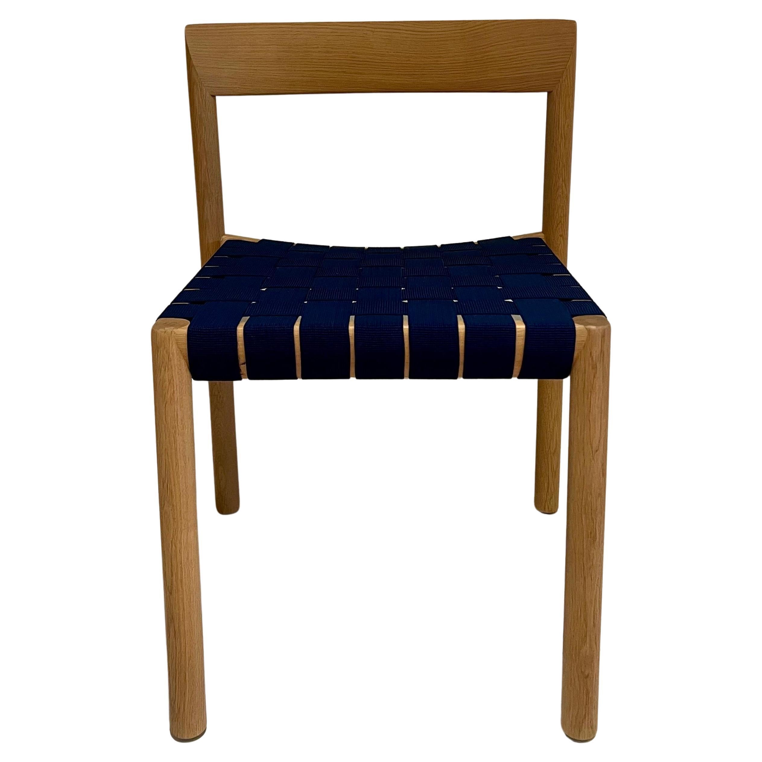 Moderno danés  Silla de comedor lateral de roble blanco by Niels Bendtsen en venta