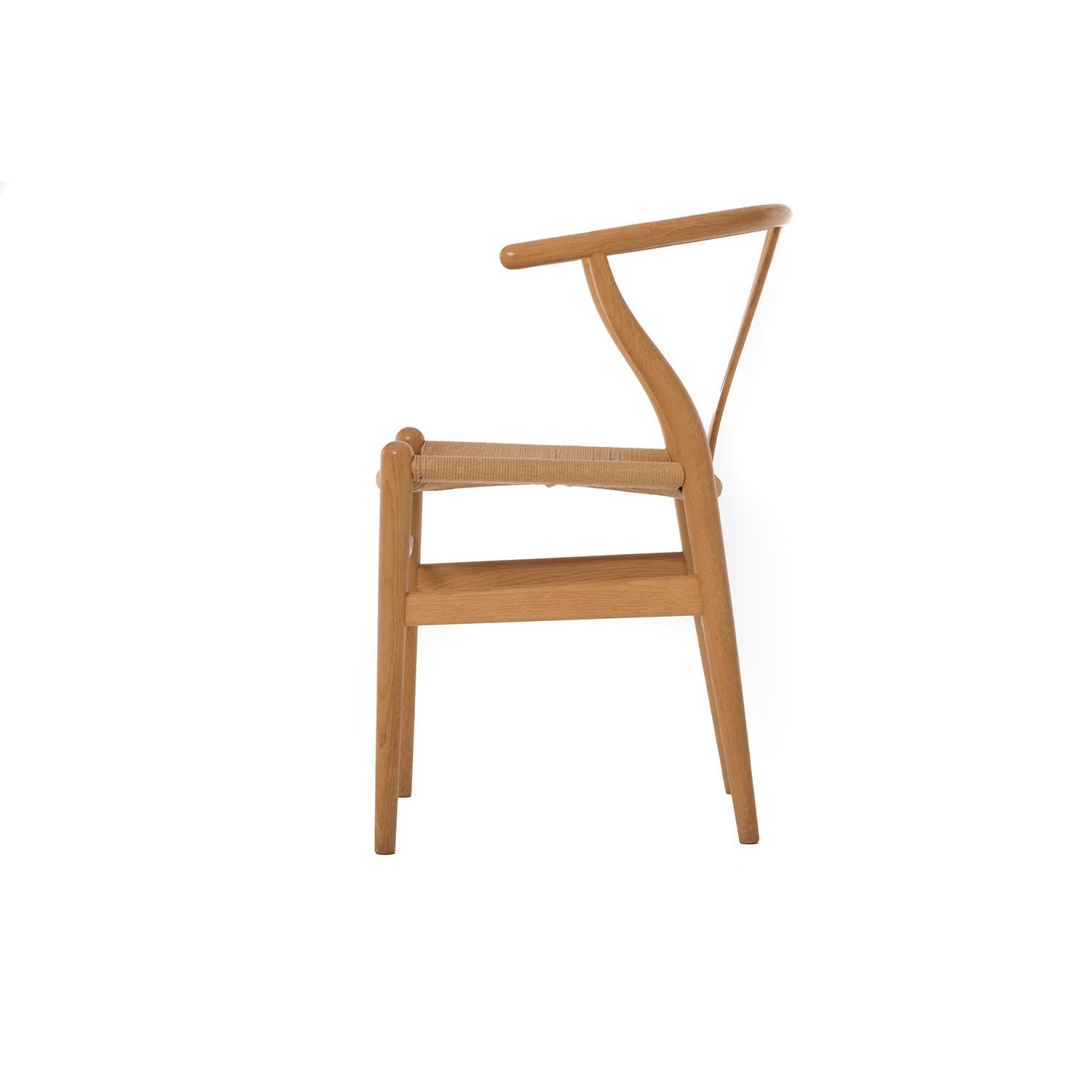 Danish Modern White Oak Wishbone Dining Chairs In Good Condition In Minneapolis, MN