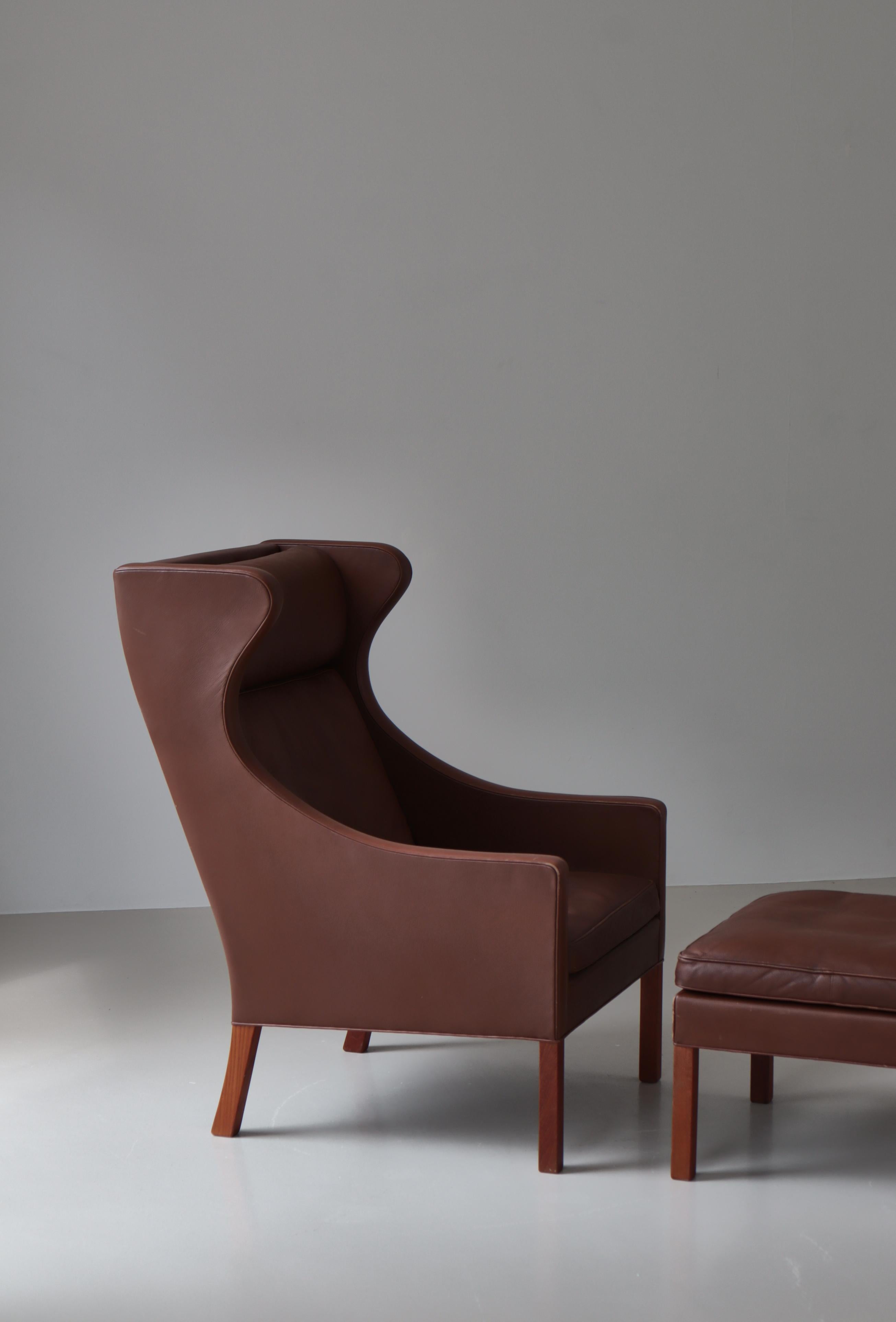 Sedia Wingback moderna danese di Børge Mogensen, pelle marrone e legno di teak, anni '70 in vendita 9