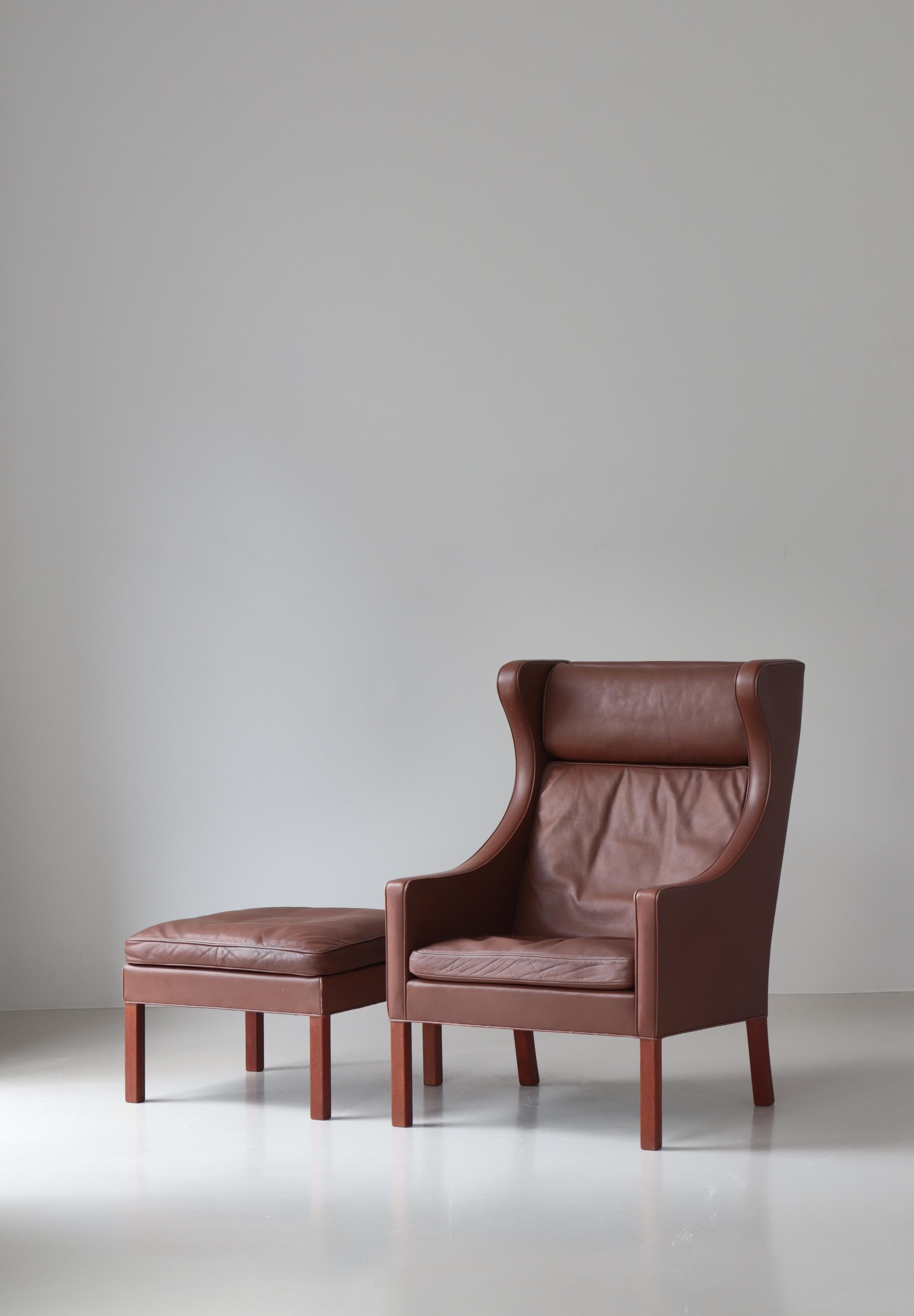 Sedia Wingback moderna danese di Børge Mogensen, pelle marrone e legno di teak, anni '70 in vendita 12