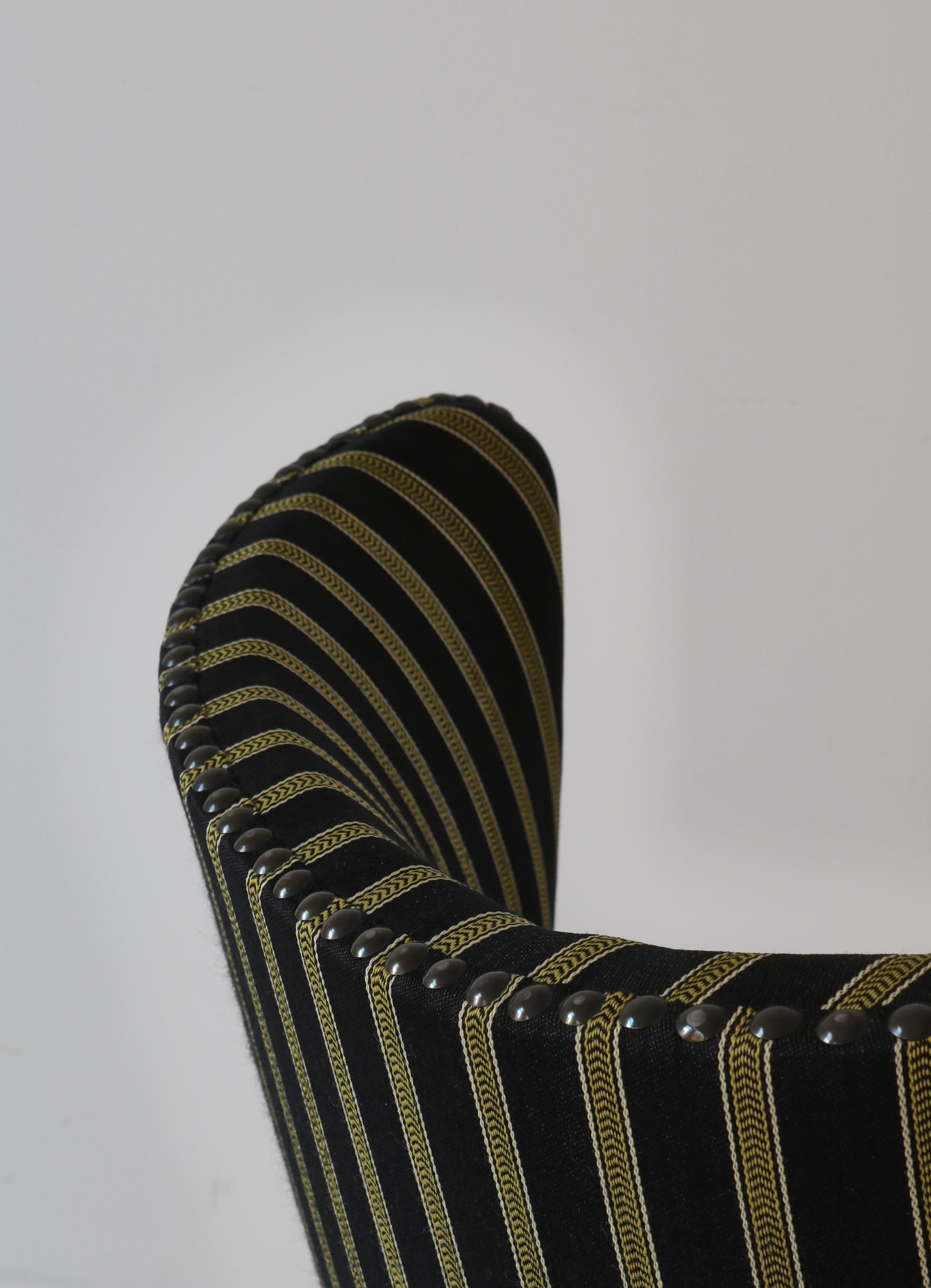 Danish Modern Wingback Chair in Oak & Traditional Danish Olmerdug Wool, 1950s For Sale 5
