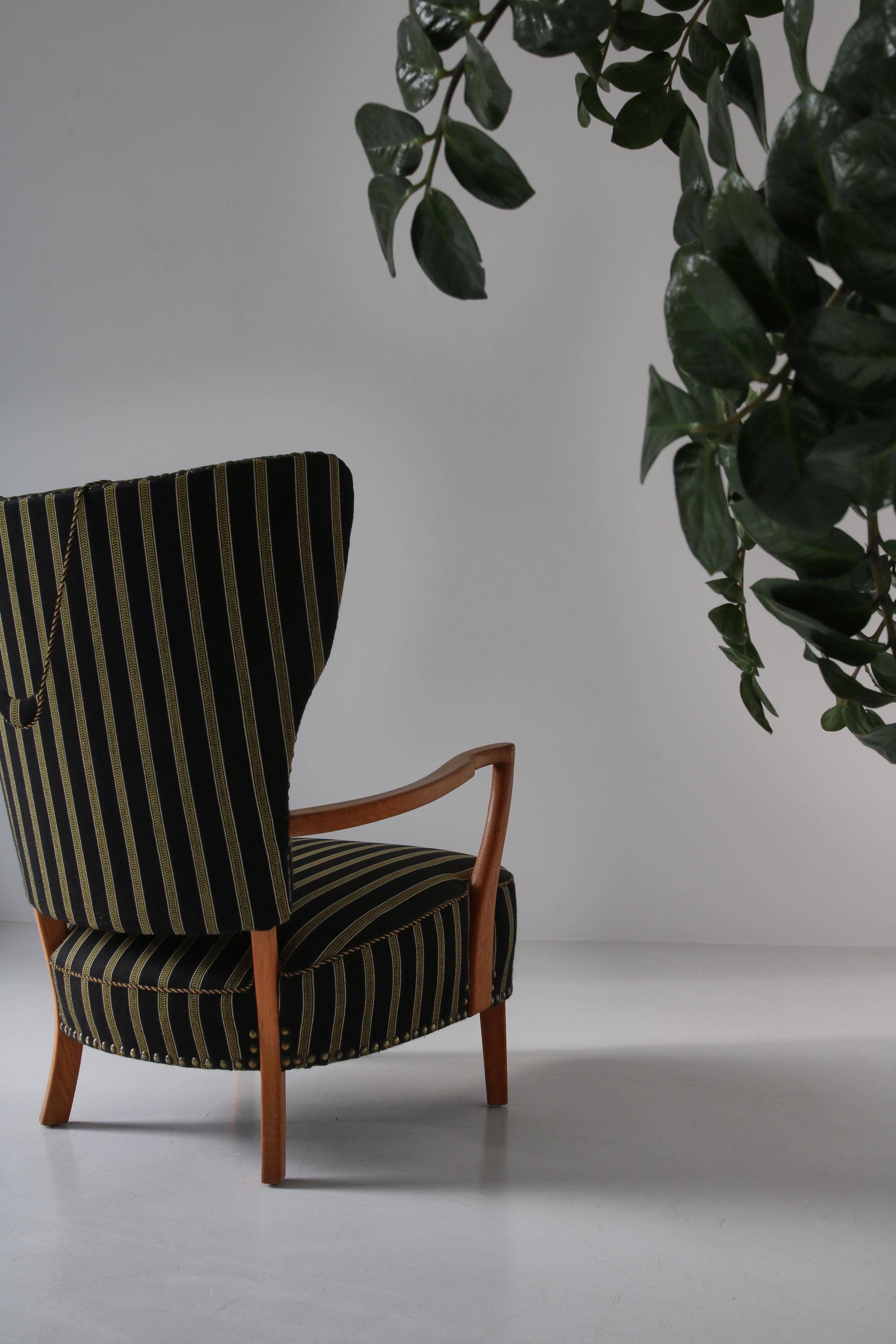 Danish Modern Wingback Chair in Oak & Traditional Danish Olmerdug Wool, 1950s For Sale 14