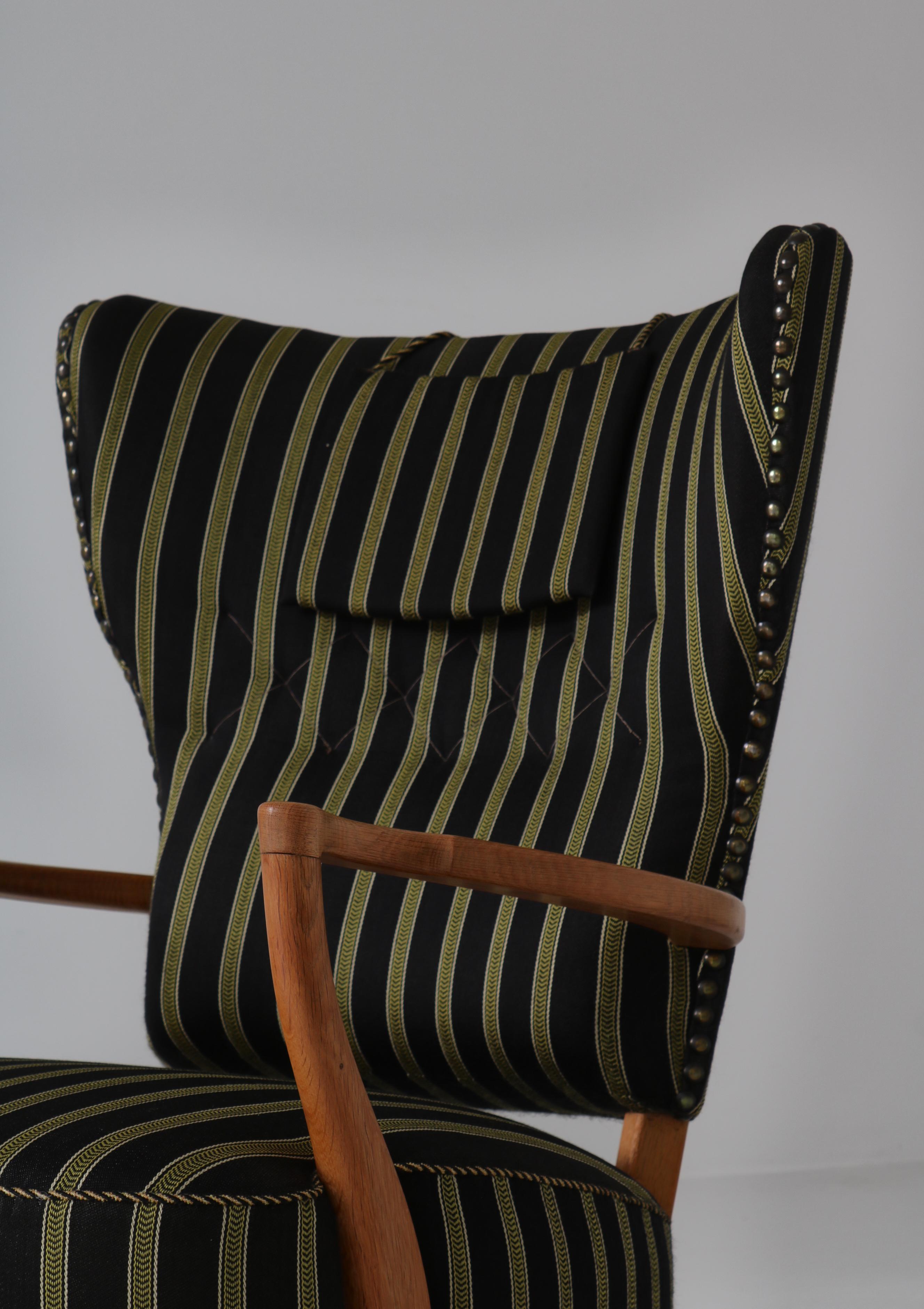 Danish Modern Wingback Chair in Oak & Traditional Danish Olmerdug Wool, 1950s For Sale 1