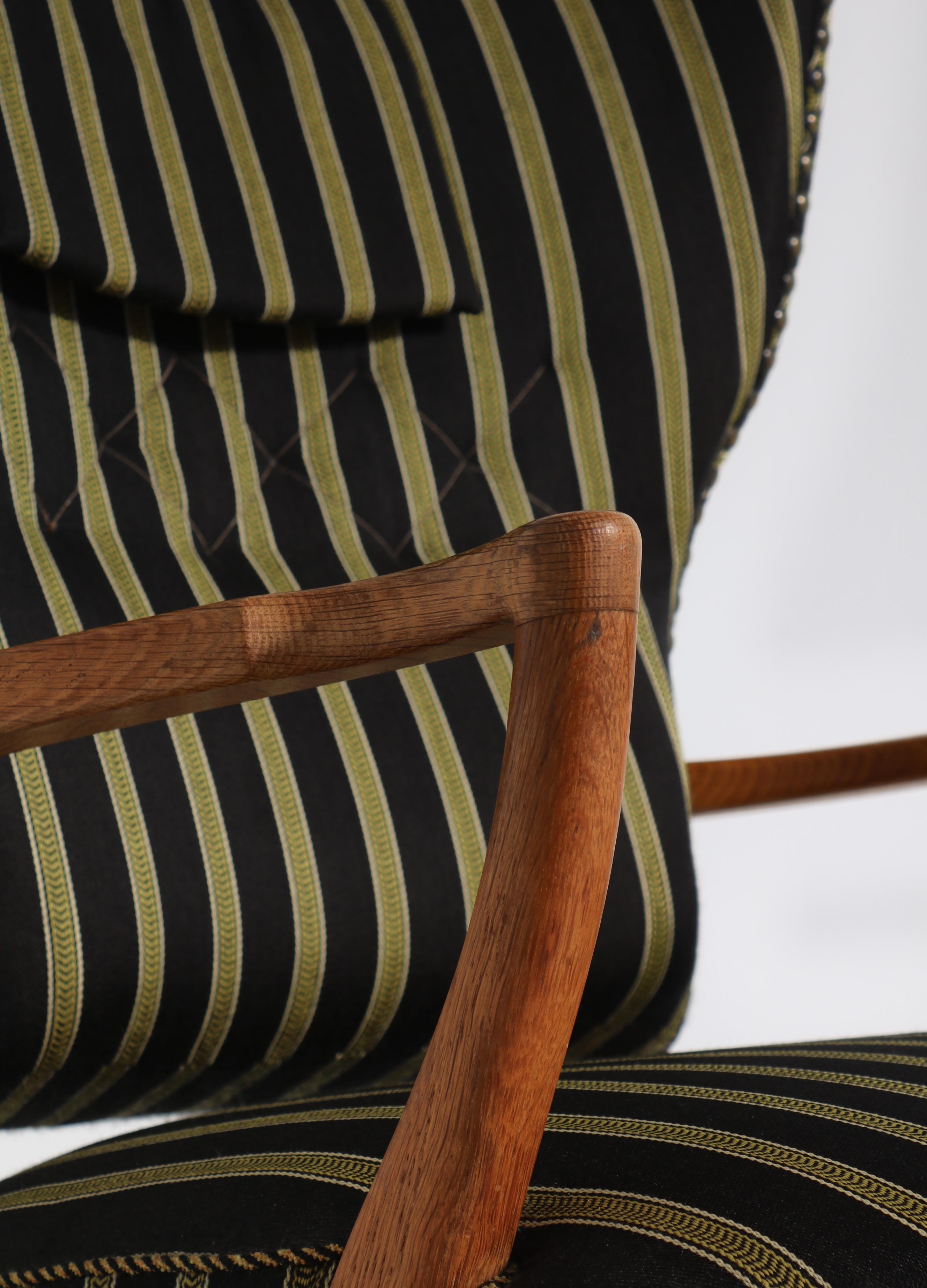 Danish Modern Wingback Chair in Oak & Traditional Danish Olmerdug Wool, 1950s For Sale 2