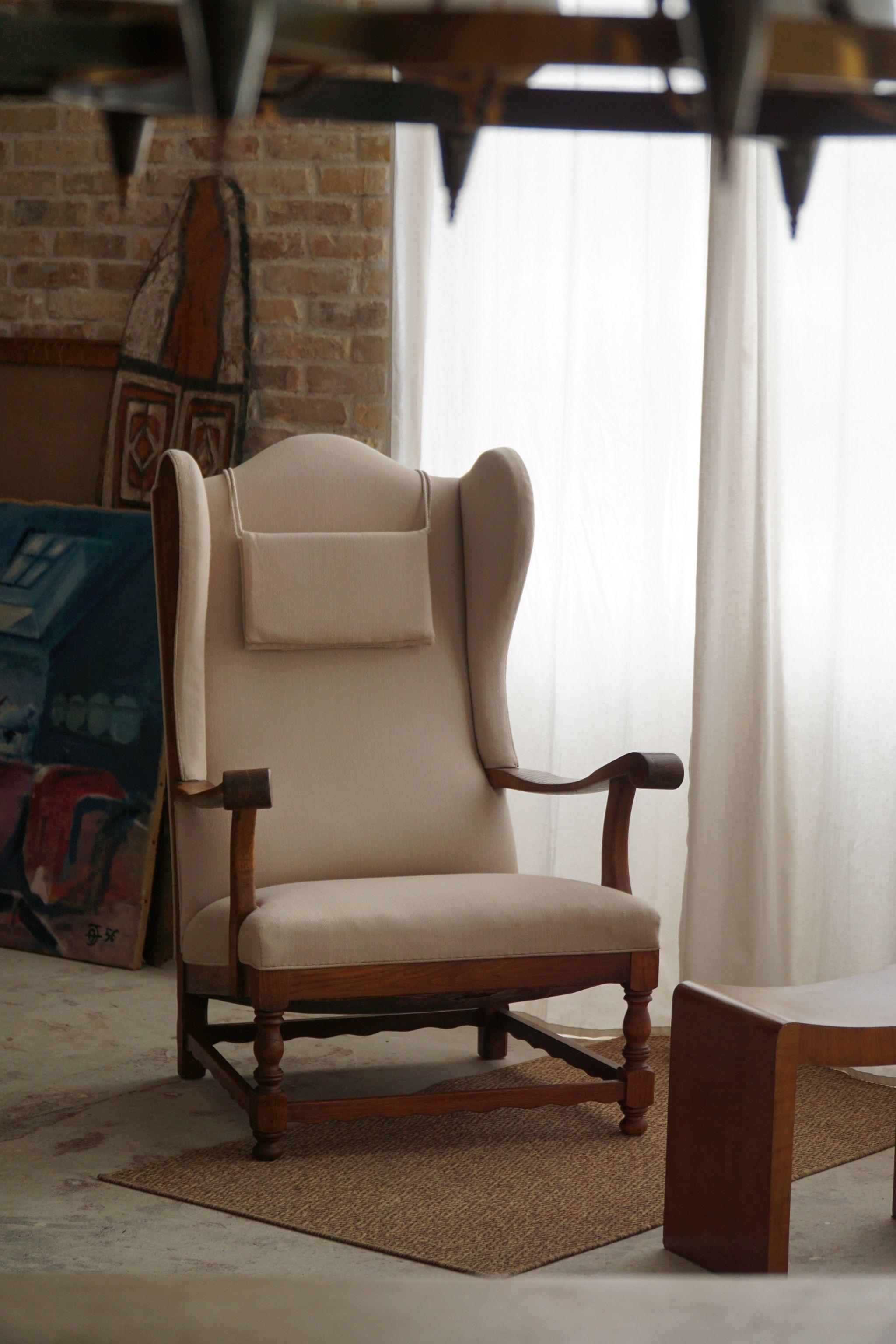 Danish Modern, Wingback Chair, Oak & Wool, Fritz Hansen Style, 1950s  In Good Condition For Sale In Odense, DK