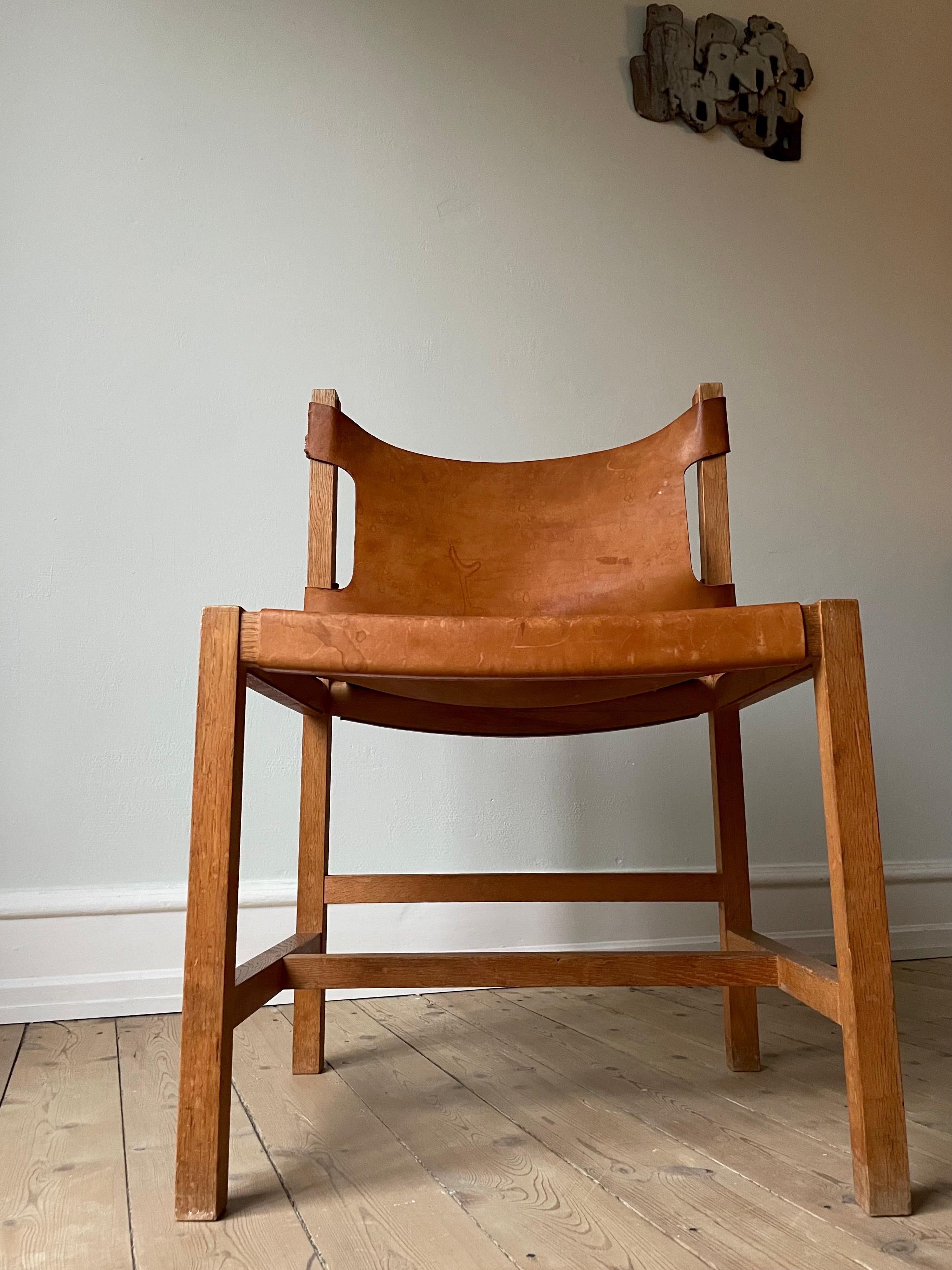 Danish Modern Wooden Leather Seat Chair, 1960s In Good Condition For Sale In Copenhagen, DK