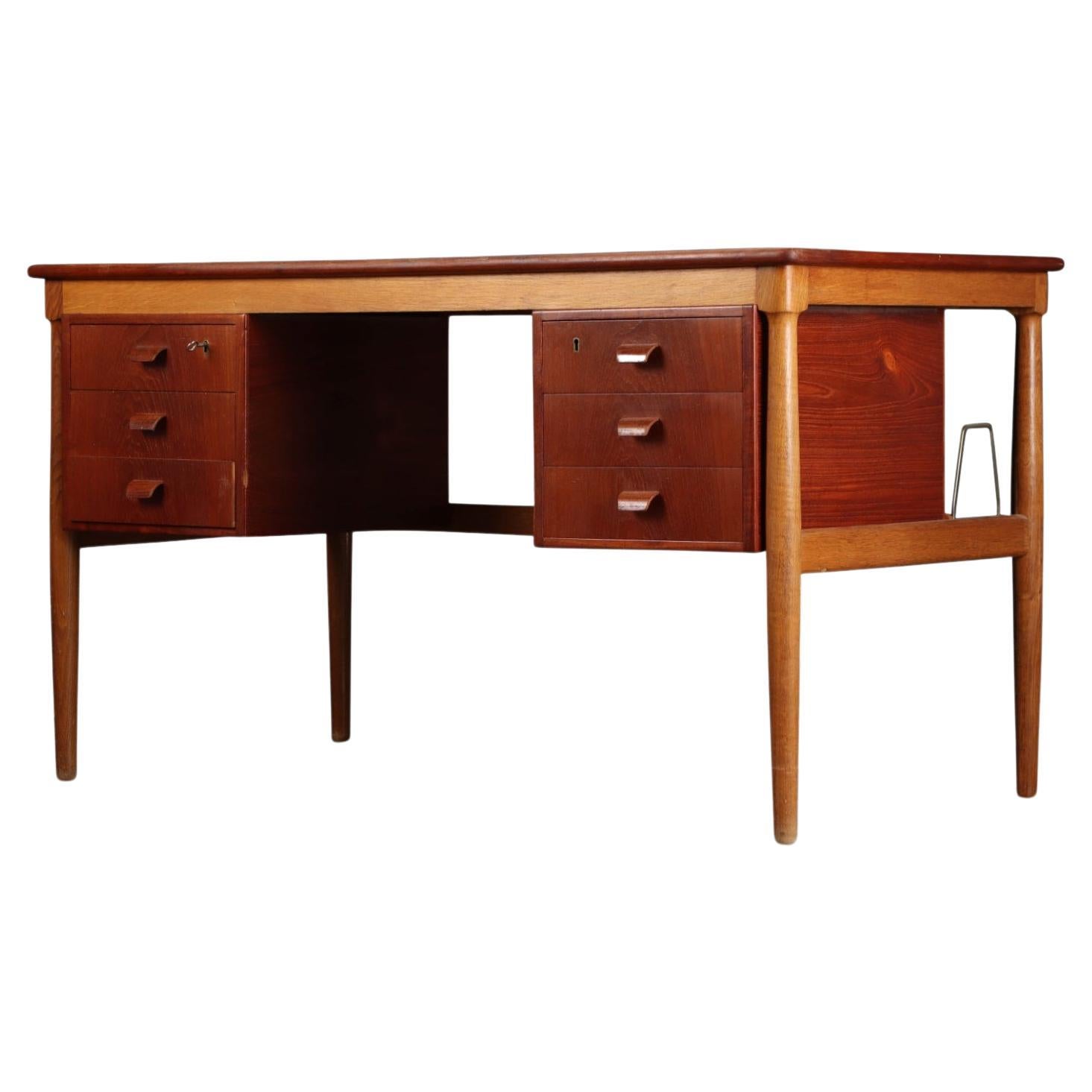 Danish MidCentury Modern Teak and Oak Writing Desk For Sale at 1stDibs