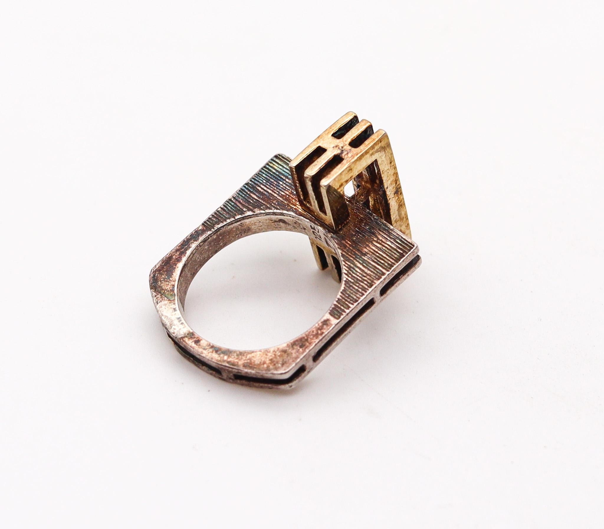 Danish Modernism 1970 Geometric Sculptural Ring in Sterling & Textured 14Kt Gold In Excellent Condition For Sale In Miami, FL
