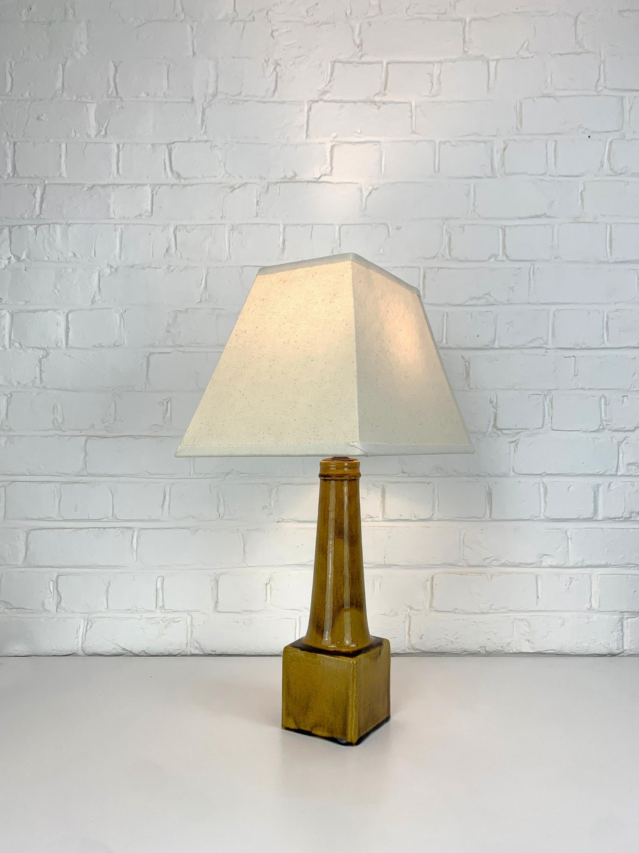 Danois Lampe de table moderniste danoise en céramique, grès, Nils Kähler pour HAK Danemark 1960 en vente