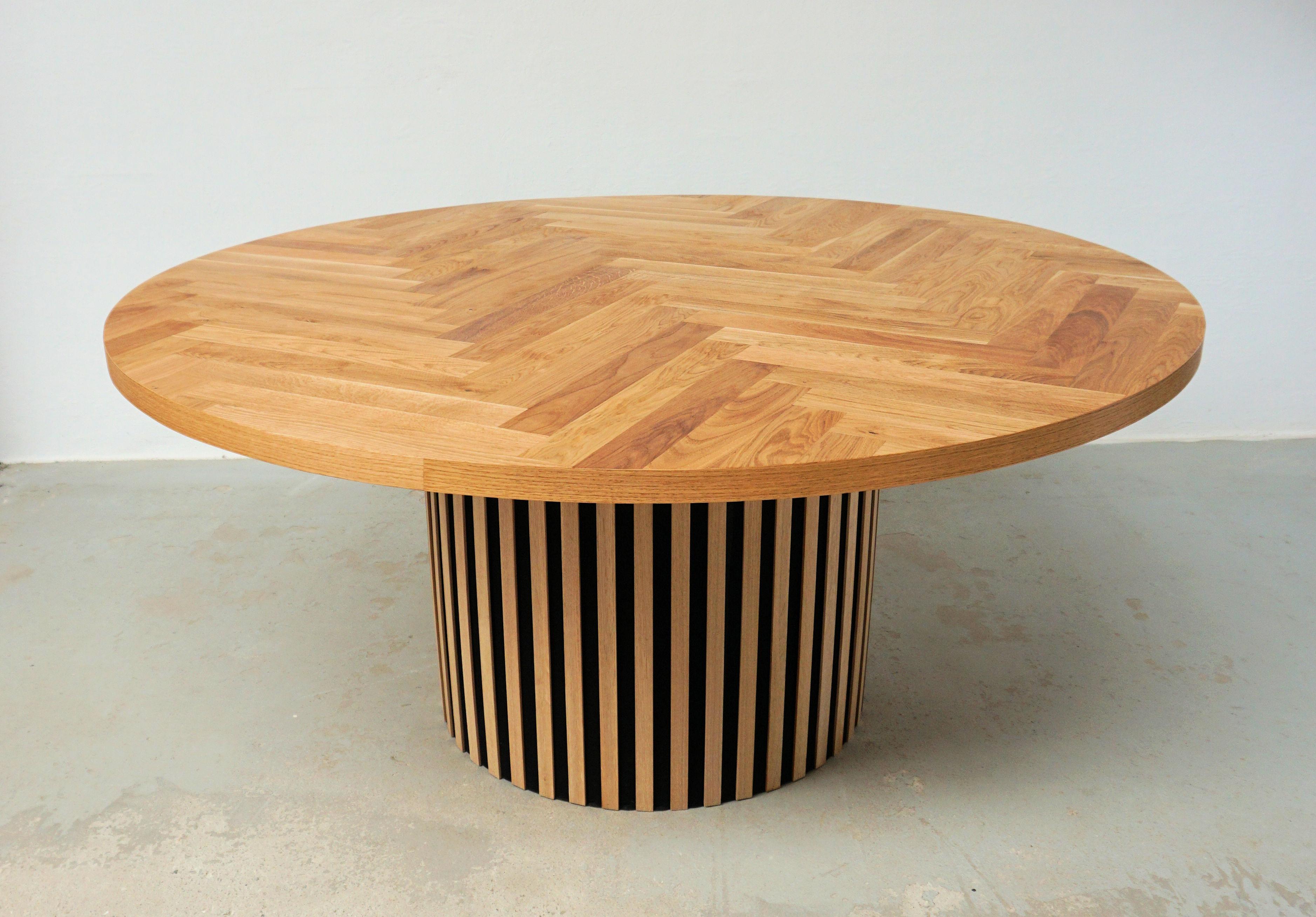 Contemporary Danish Modernist Customizabel Handcrafted Circular Dining Table in Oak For Sale