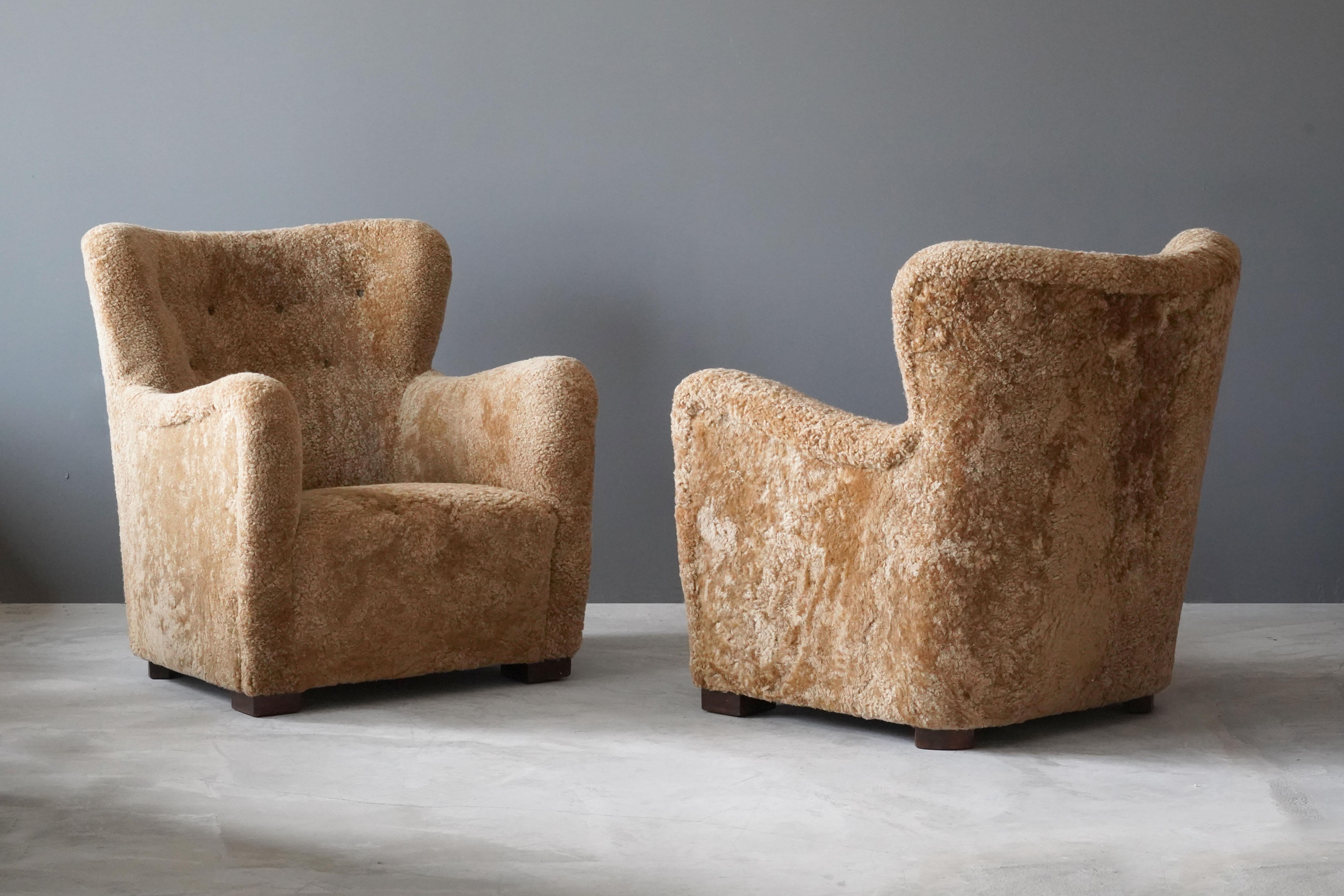 Danish Modernist Designer, Organic Lounge Chairs, Beige Sheepskin Denmark, 1940s In Good Condition In High Point, NC
