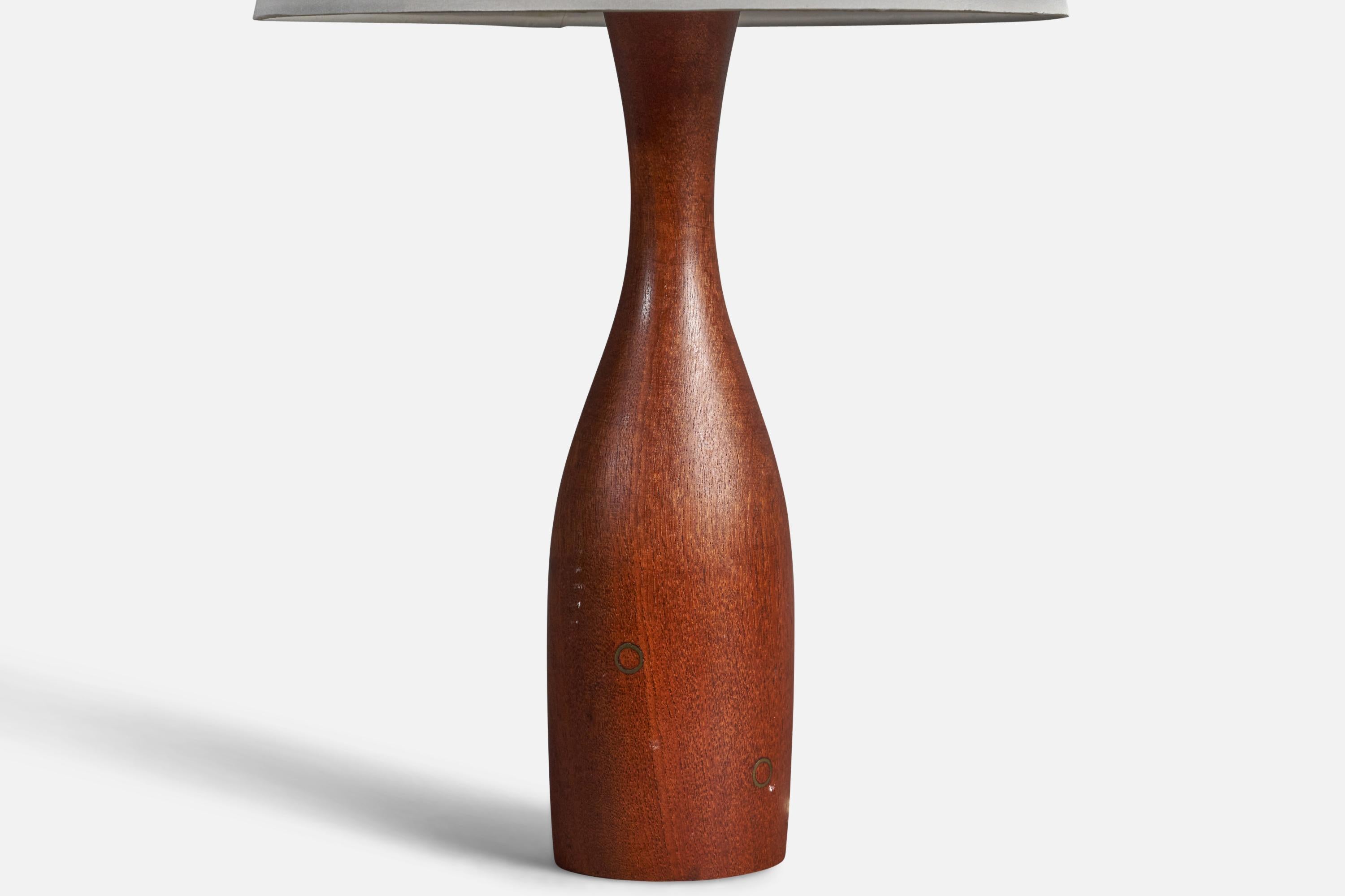 Danish Modernist Designer, Organic Table Lamp, Teak, Brass Inlays, Denmark 1950s In Good Condition For Sale In High Point, NC