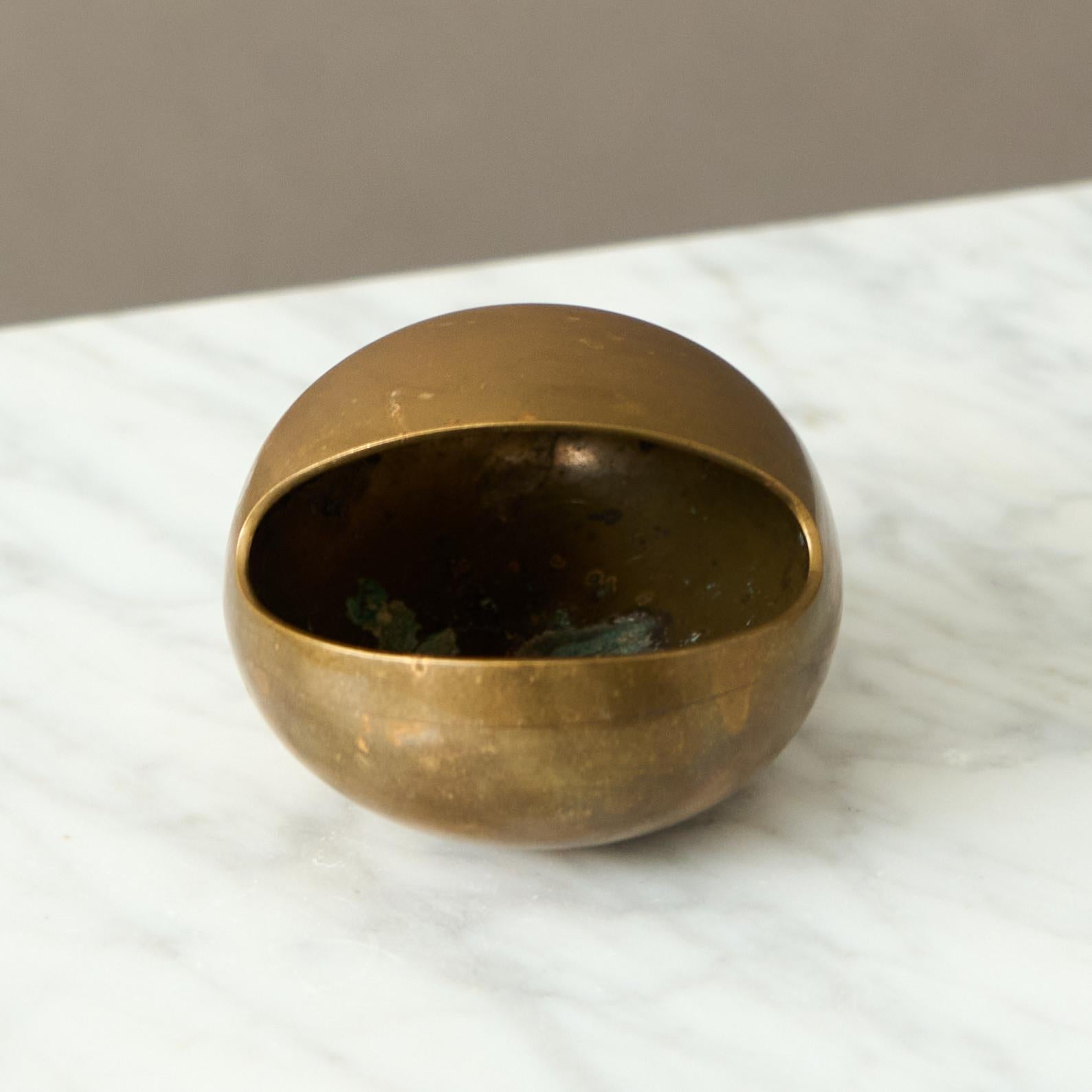 Danish Modernist Smile Brass Ashtray or Incense Burner by Carl Cohr, 1950s Danés