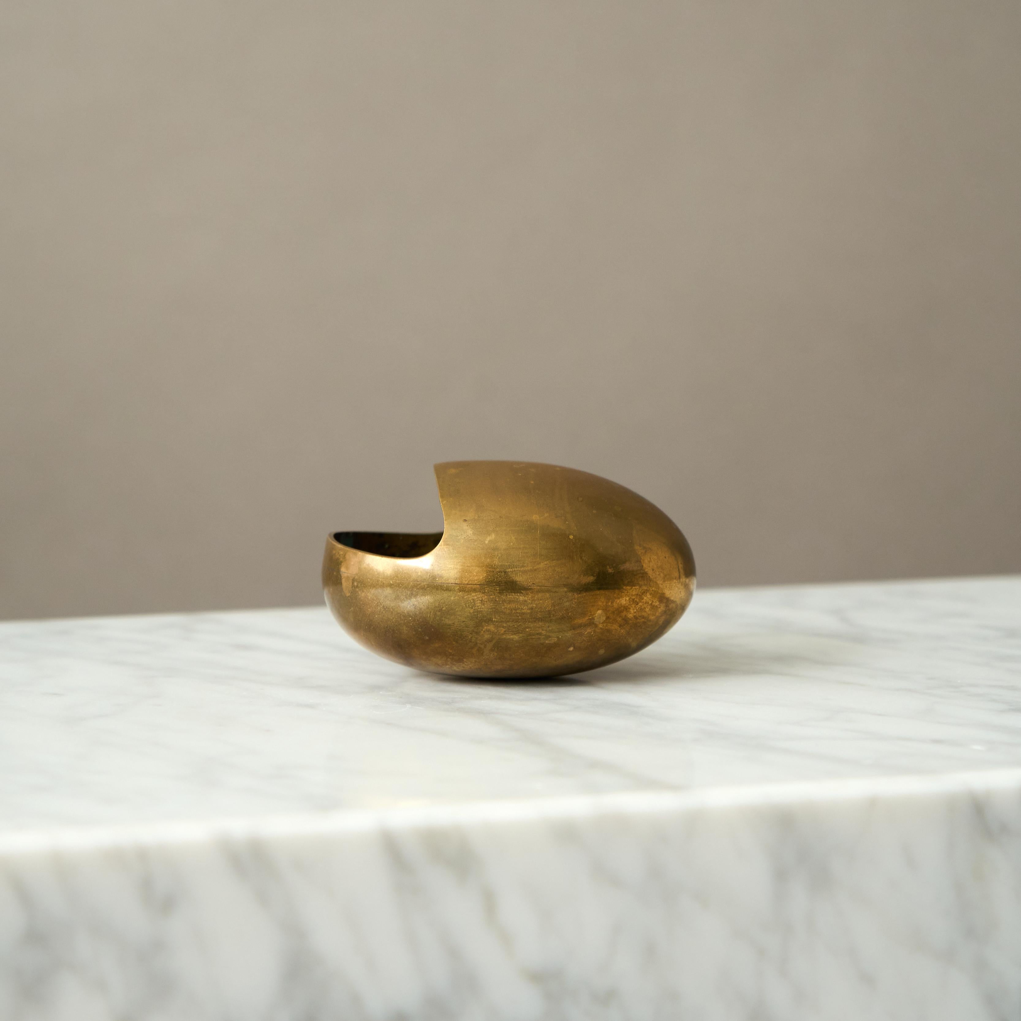 Danish Modernist Smile Brass Ashtray or Incense Burner by Carl Cohr, 1950s siglo XX