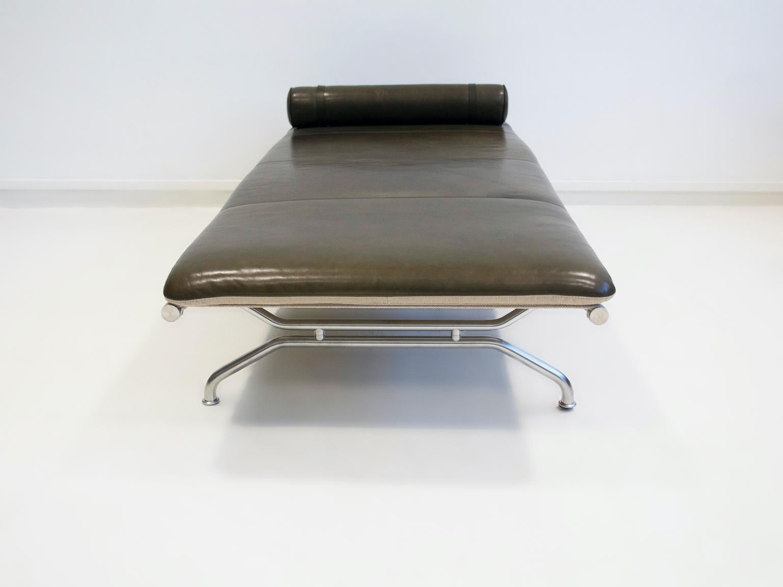 Danish Modernist Style Leather and Steel Daybed 8