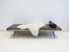Daybed danés de cuero y acero de estilo modernista