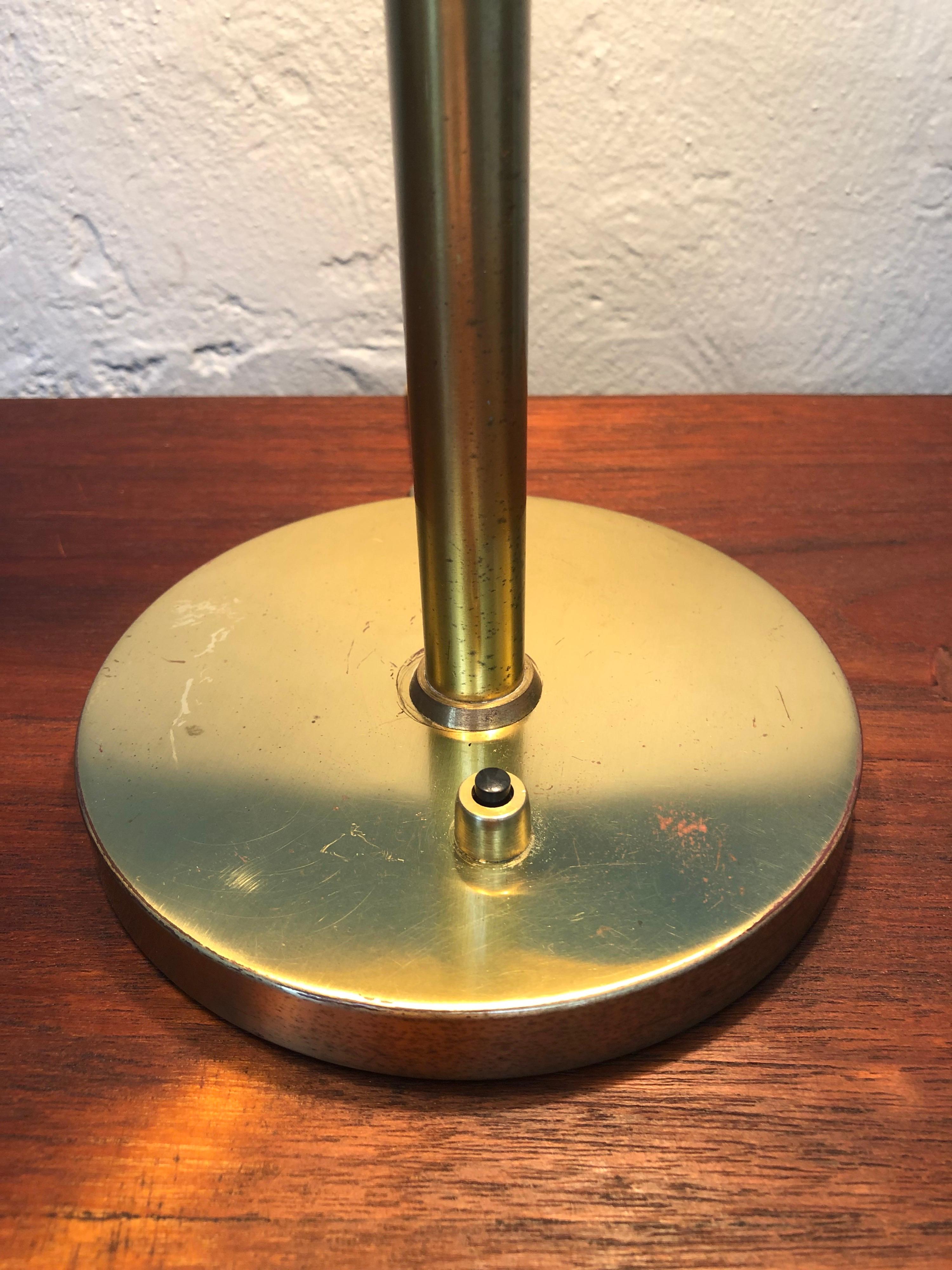 Danish Modernist Table Lamp in Brass from the 1940s by Lyfa With Provenance 9