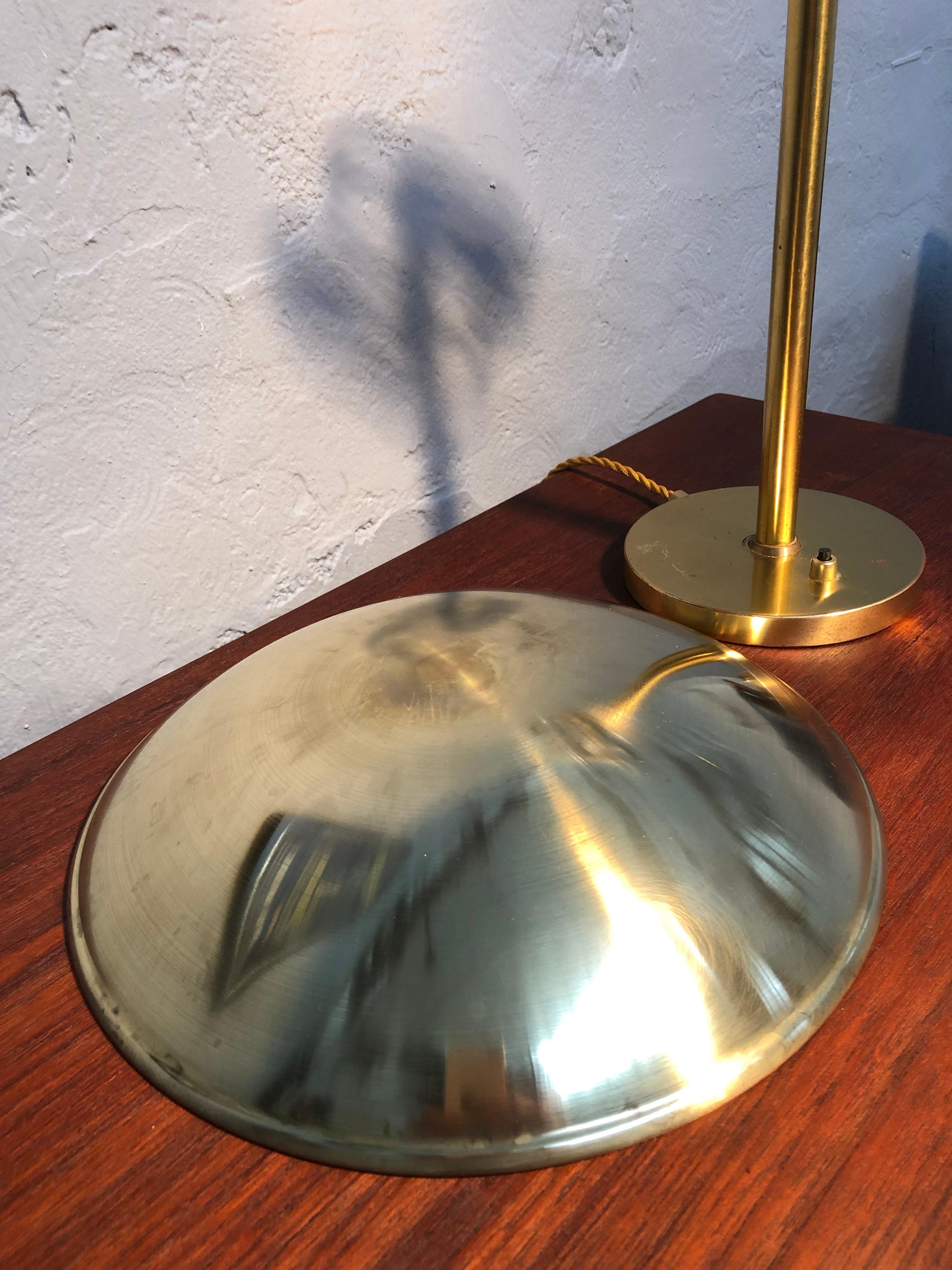 Hand-Crafted Danish Modernist Table Lamp in Brass from the 1940s by Lyfa With Provenance