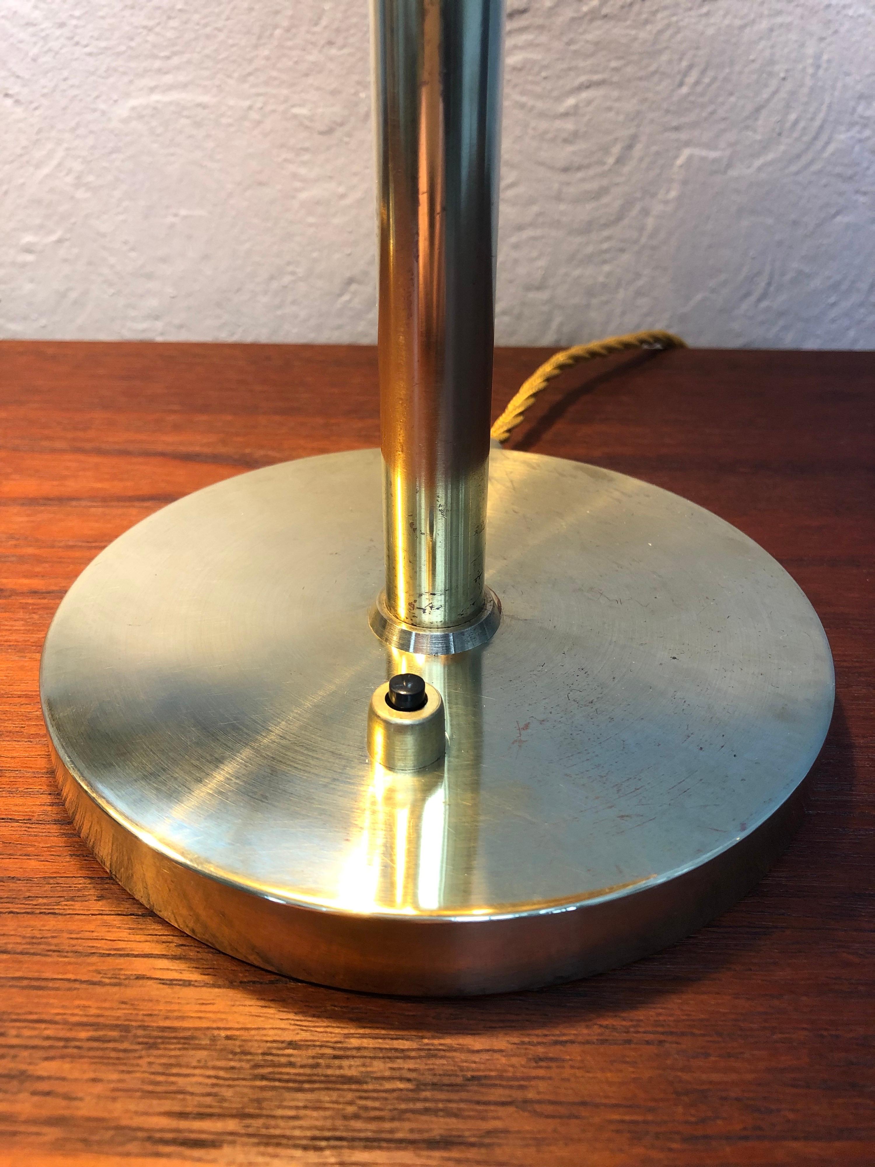 A Pair of Danish Modernist Table Lamp in Brass from the 1940s by Lyfa In Good Condition In Søborg, DK