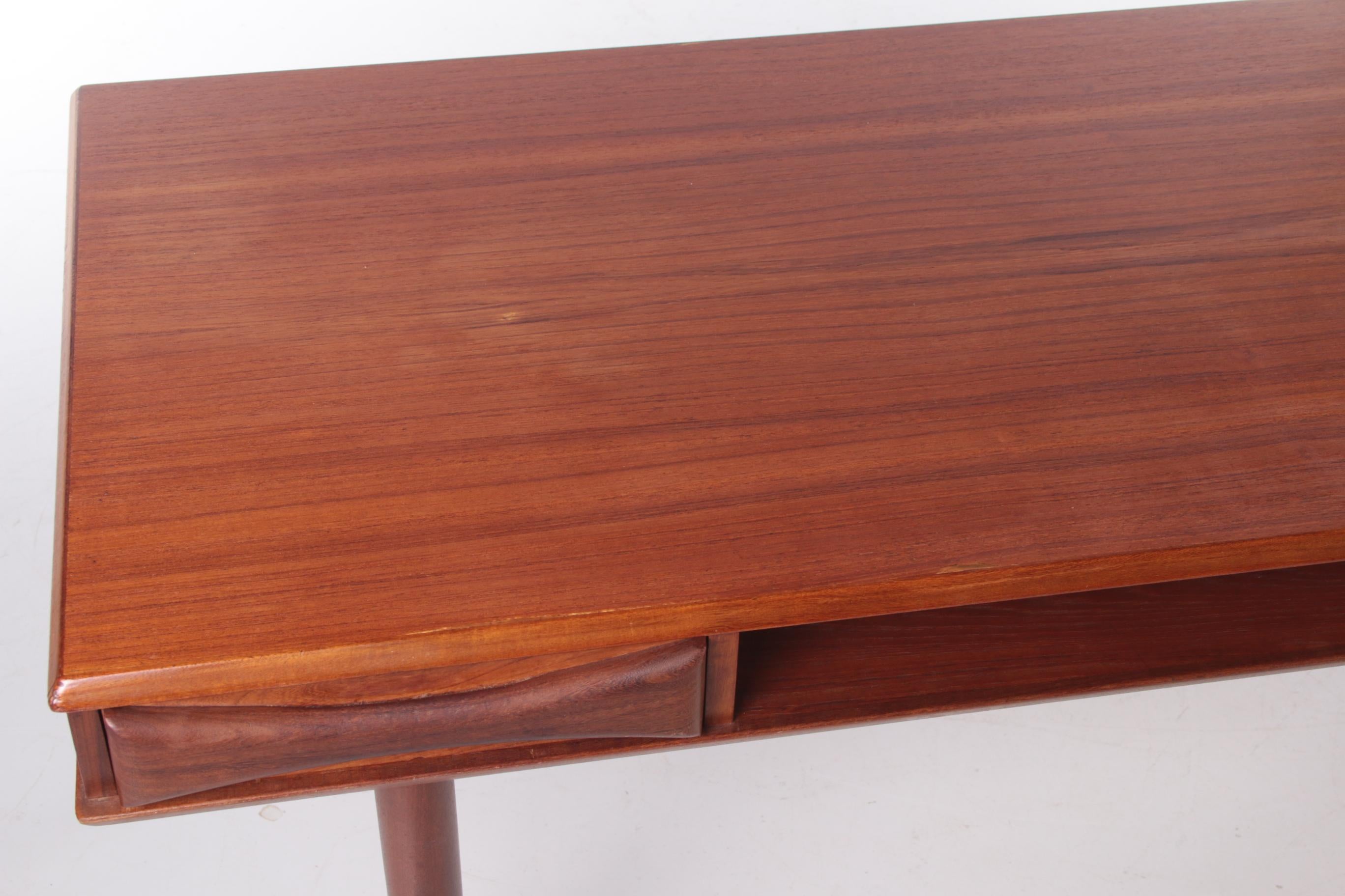 Table basse moderniste danoise fabriquée par Dyrlund, années 1960 Bon état - En vente à Oostrum-Venray, NL