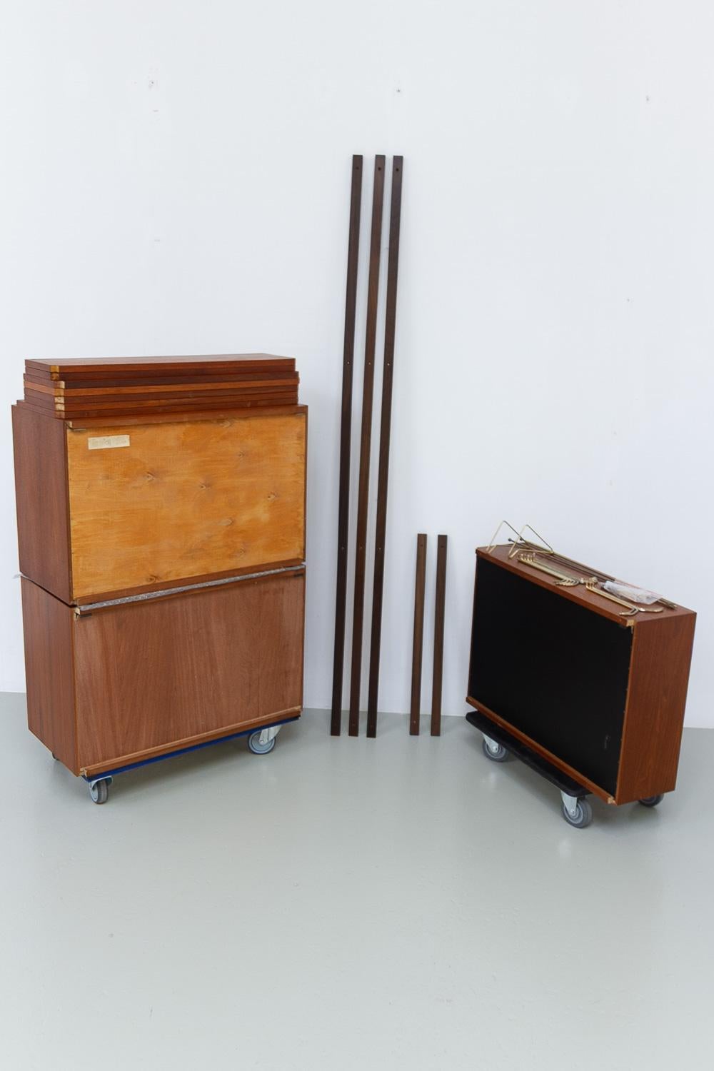 Parete attrezzata modulare danese in teak Royal di Poul Cadovius per Cado, 1950. in vendita 12
