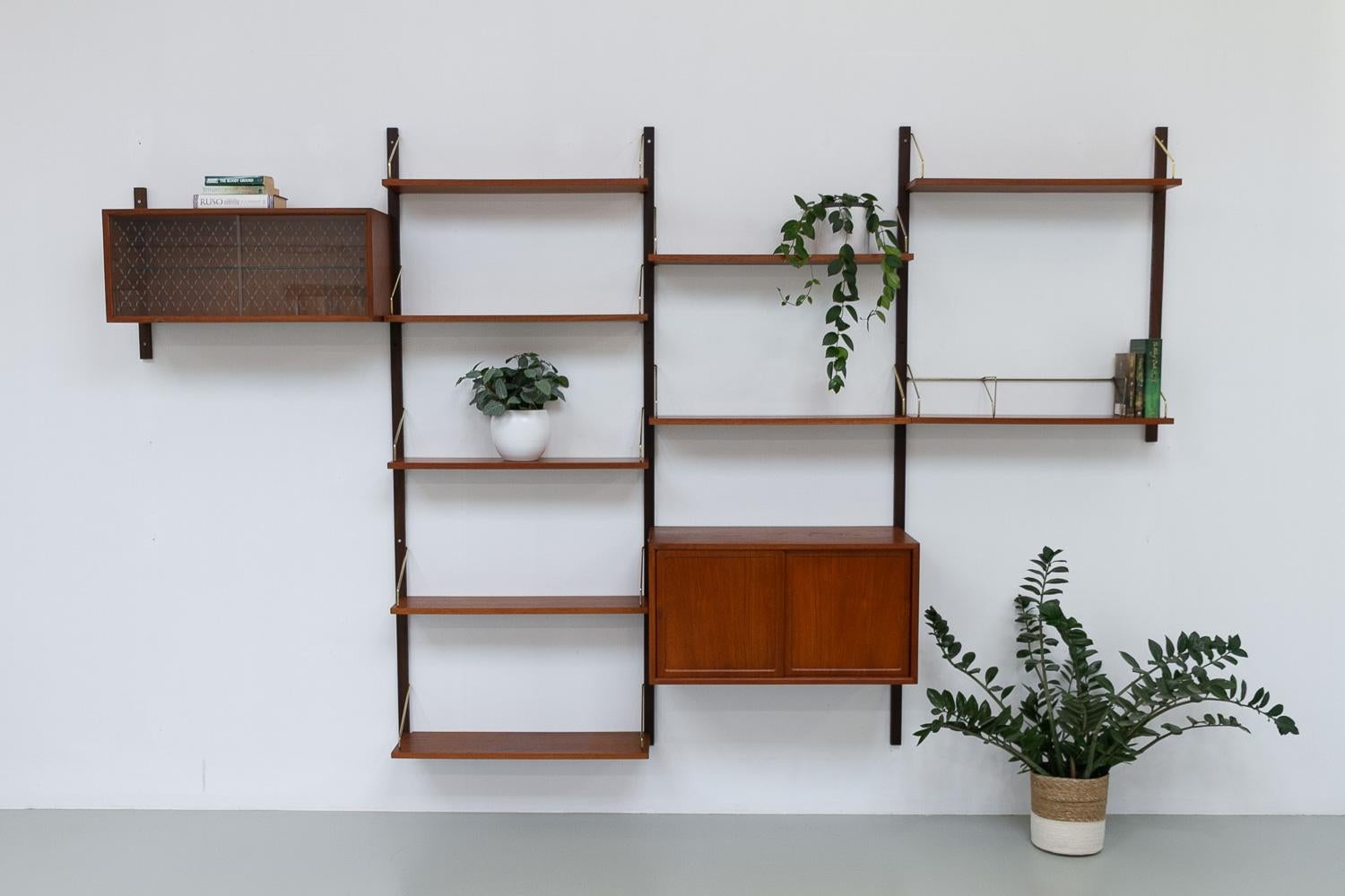 Danish Modular Royal Teak Wall Unit by Poul Cadovius for Cado, 1960s. For Sale 8