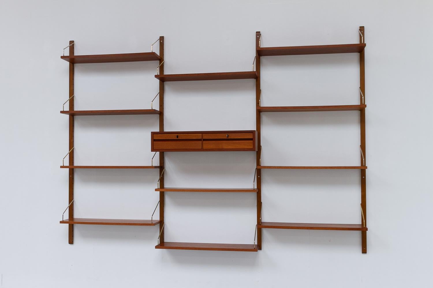 Danish Modular Royal Teak Wall Unit by Poul Cadovius for Cado, 1960s. 9