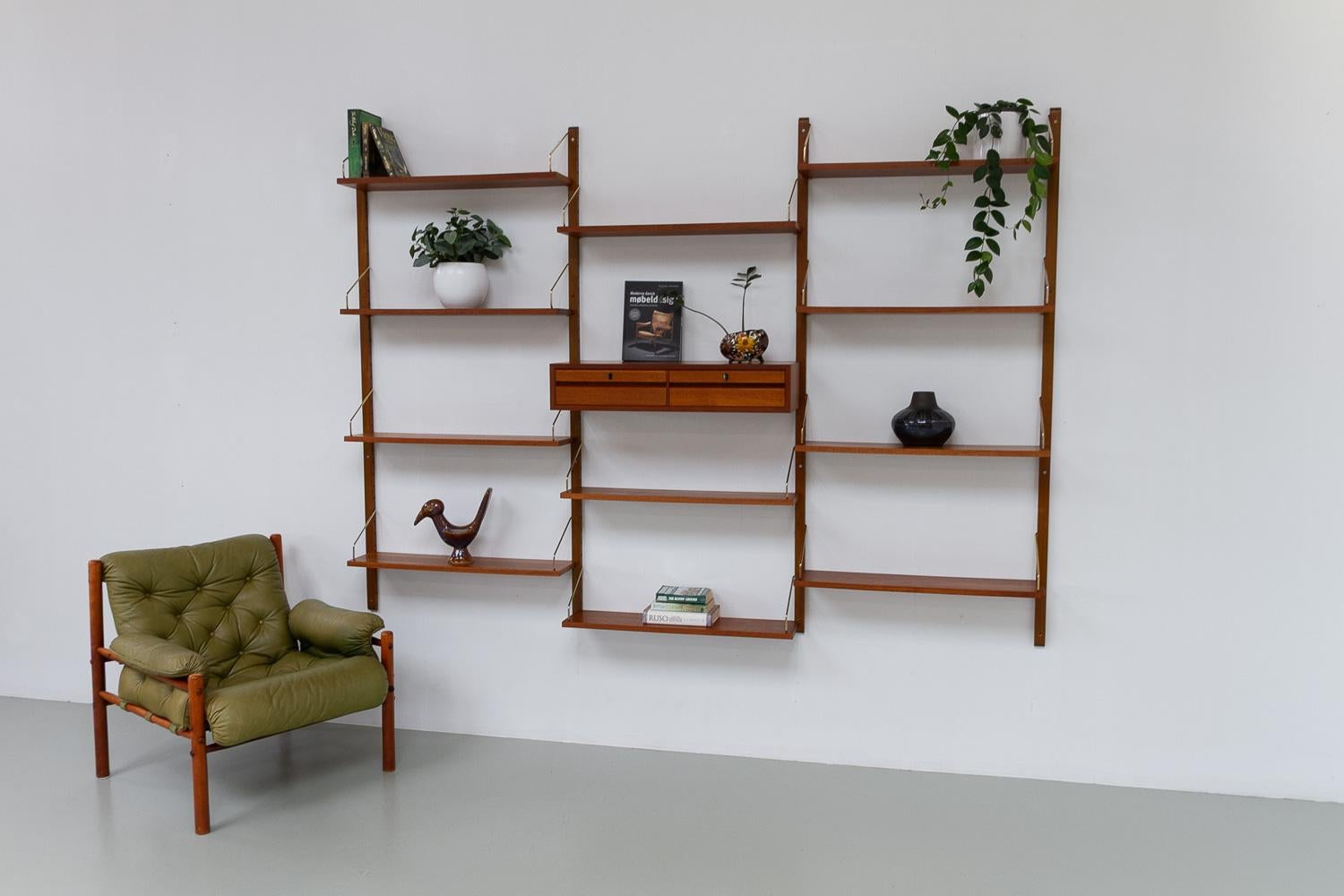 Danish Modular Royal Teak Wall Unit by Poul Cadovius for Cado, 1960s. 10