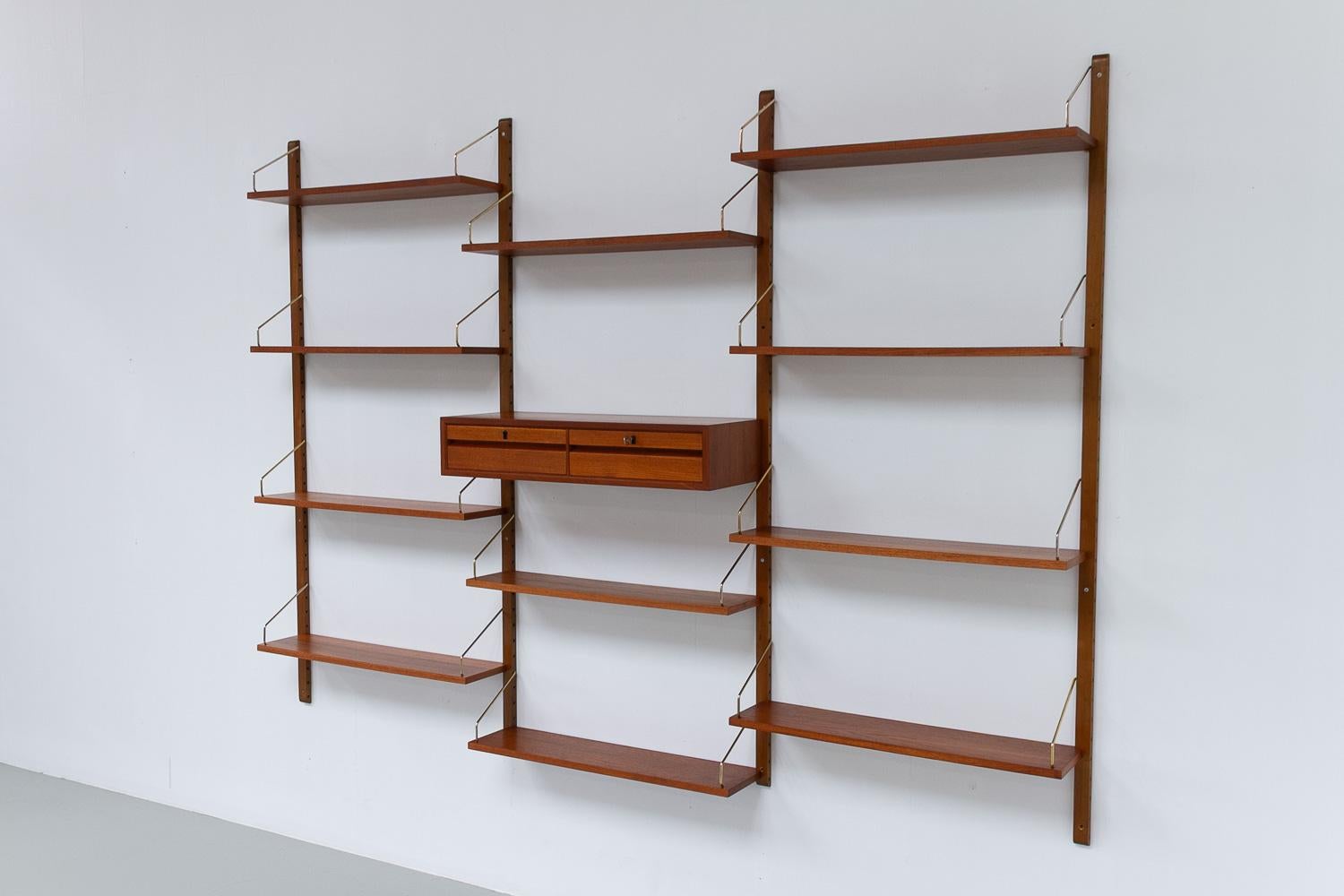 Mid-Century Modern Danish Modular Royal Teak Wall Unit by Poul Cadovius for Cado, 1960s.