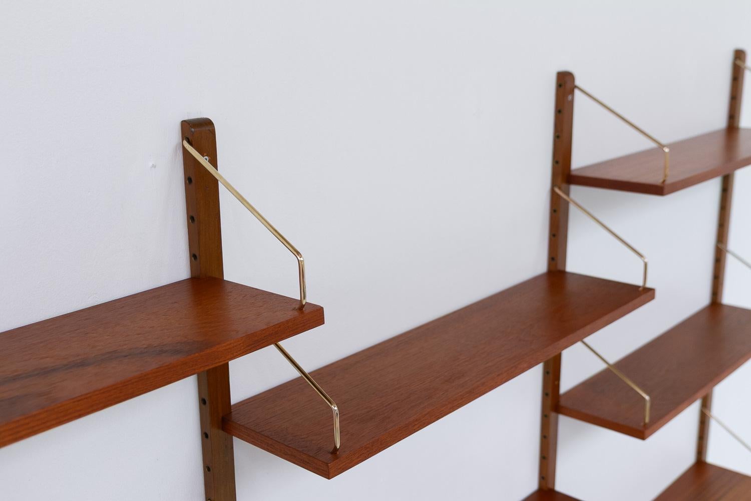 Danish Modular Royal Teak Wall Unit by Poul Cadovius for Cado, 1960s. 4