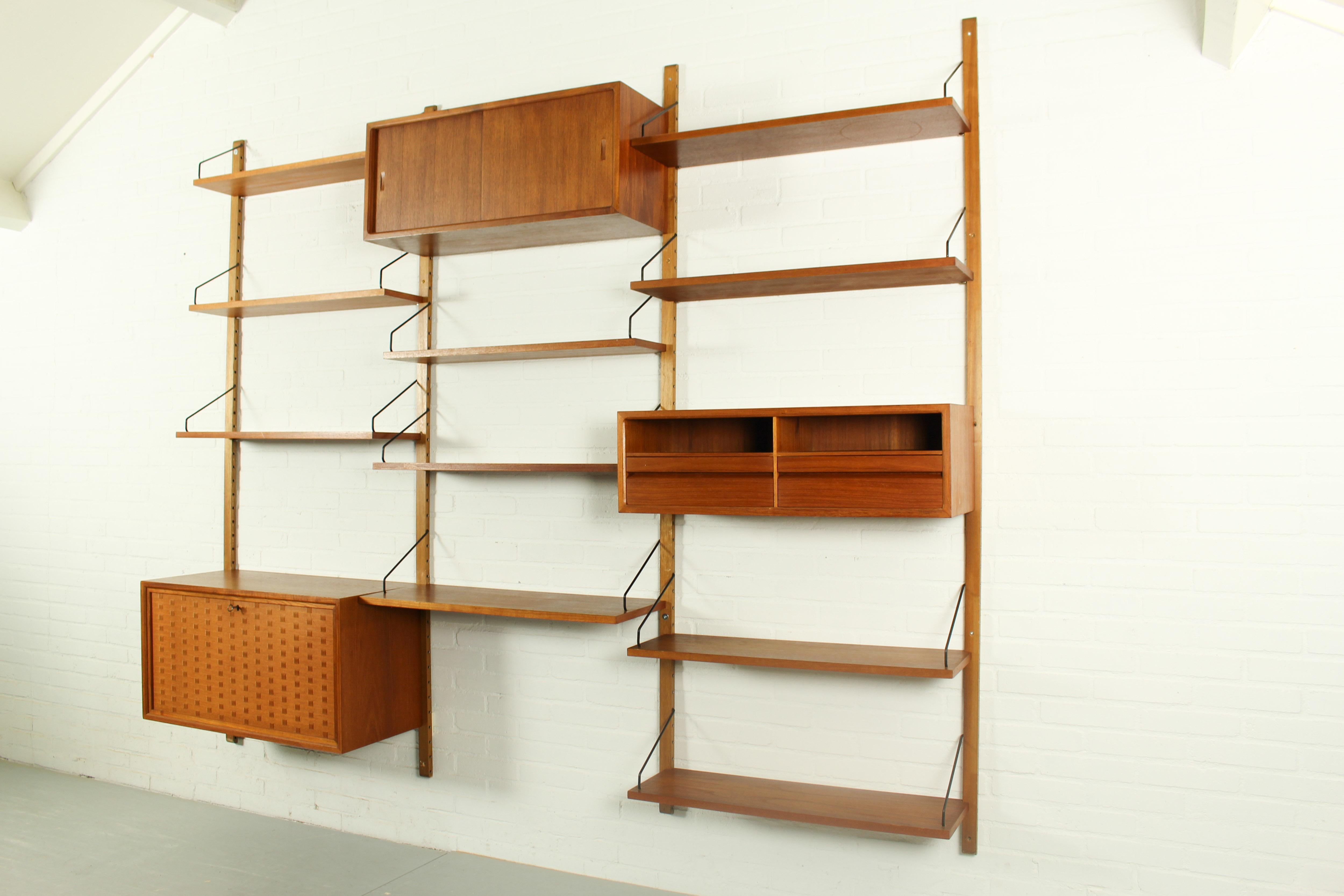 Mid-Century Modern Danish Modular Teak Wall Unit by Poul Cadovius with wine cabinet, 1960s For Sale