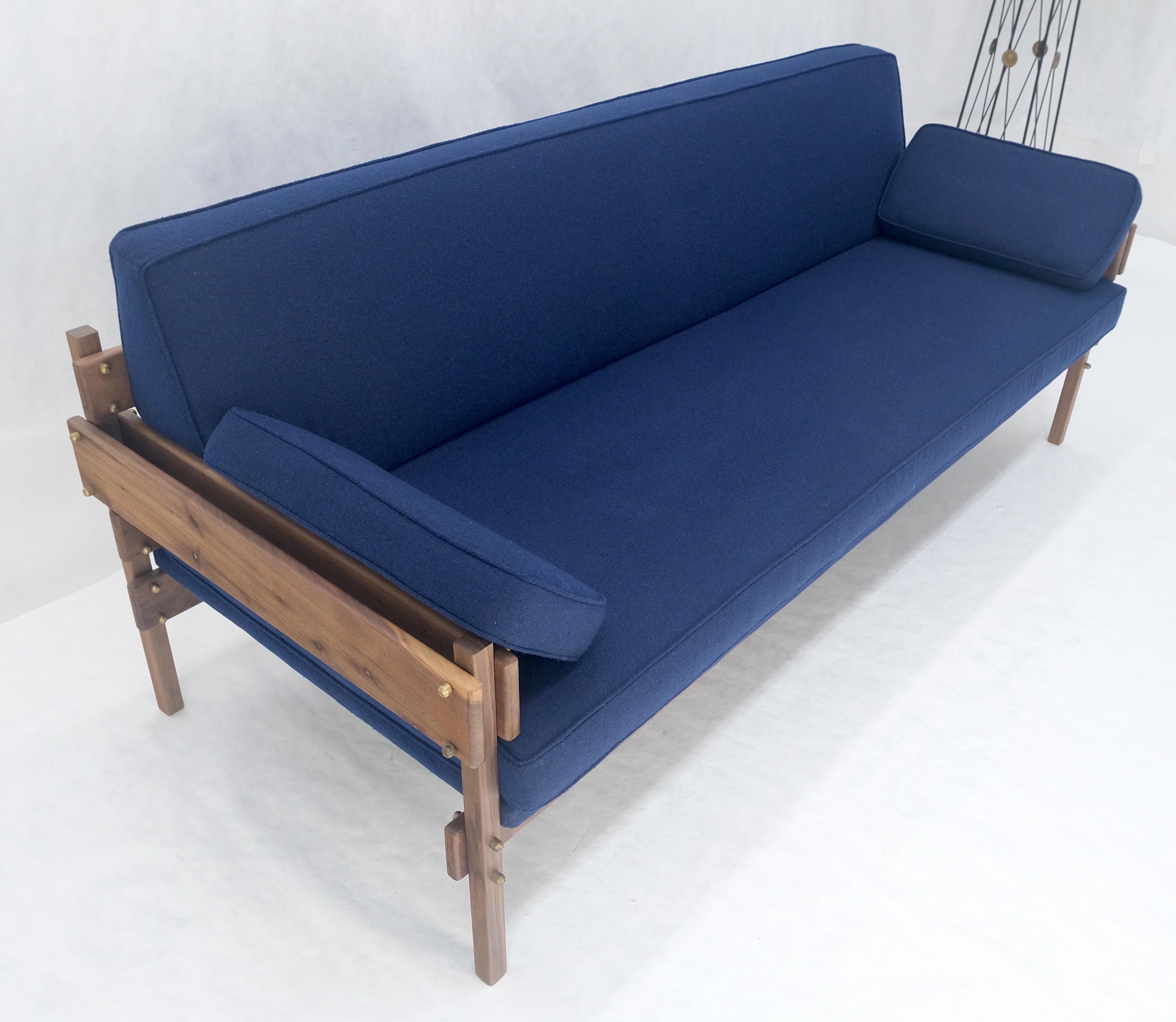 Danish MSM Solid Oiled Walnut Frame New Upholstery Vintage Daybed Sofa Settee en vente 3